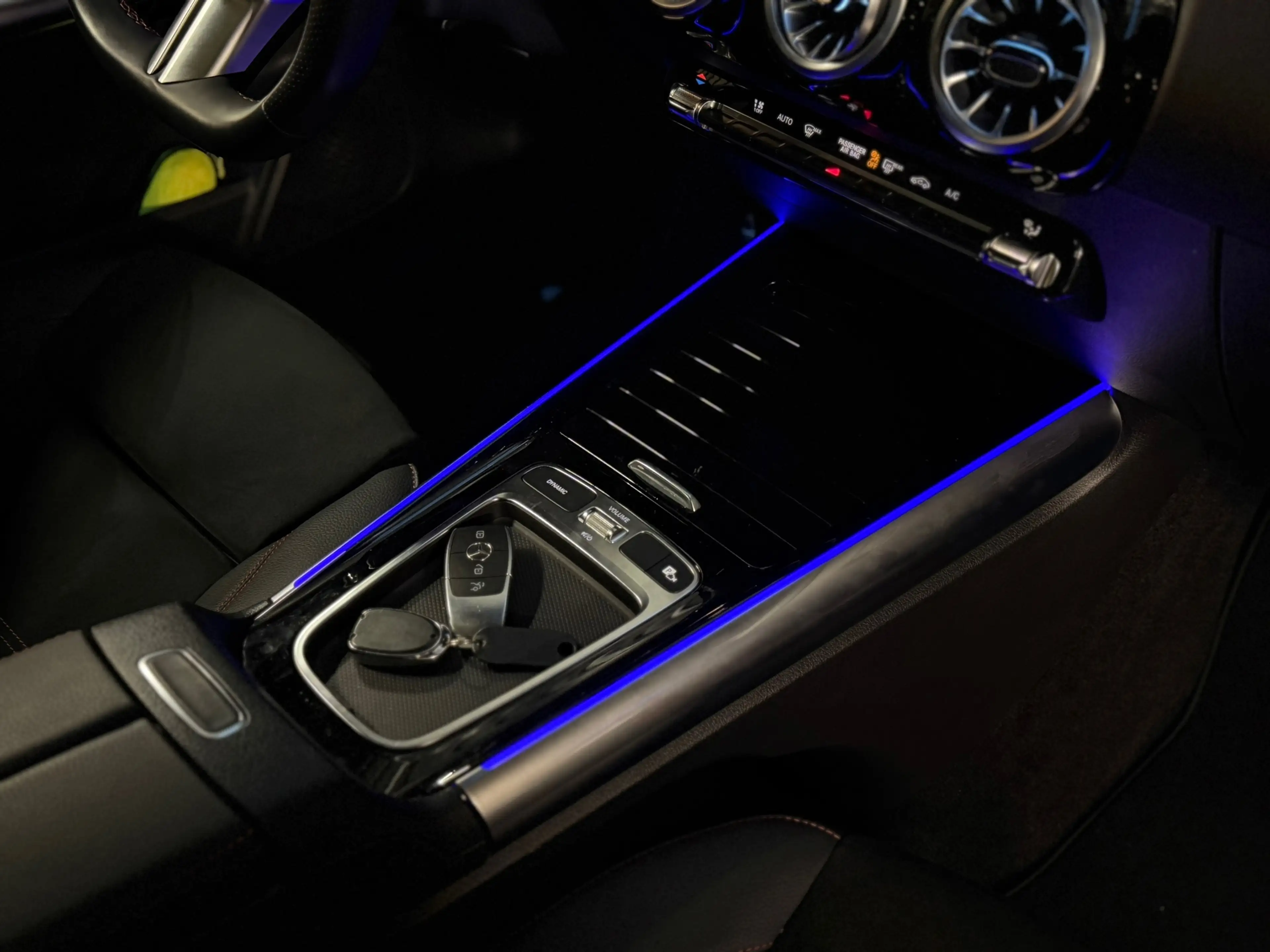 Mercedes-Benz GLA 200 AMG Line PANO|KEYLESSS|DODEHOEK|CARPLAY|CAMERA|SFE — photo 13