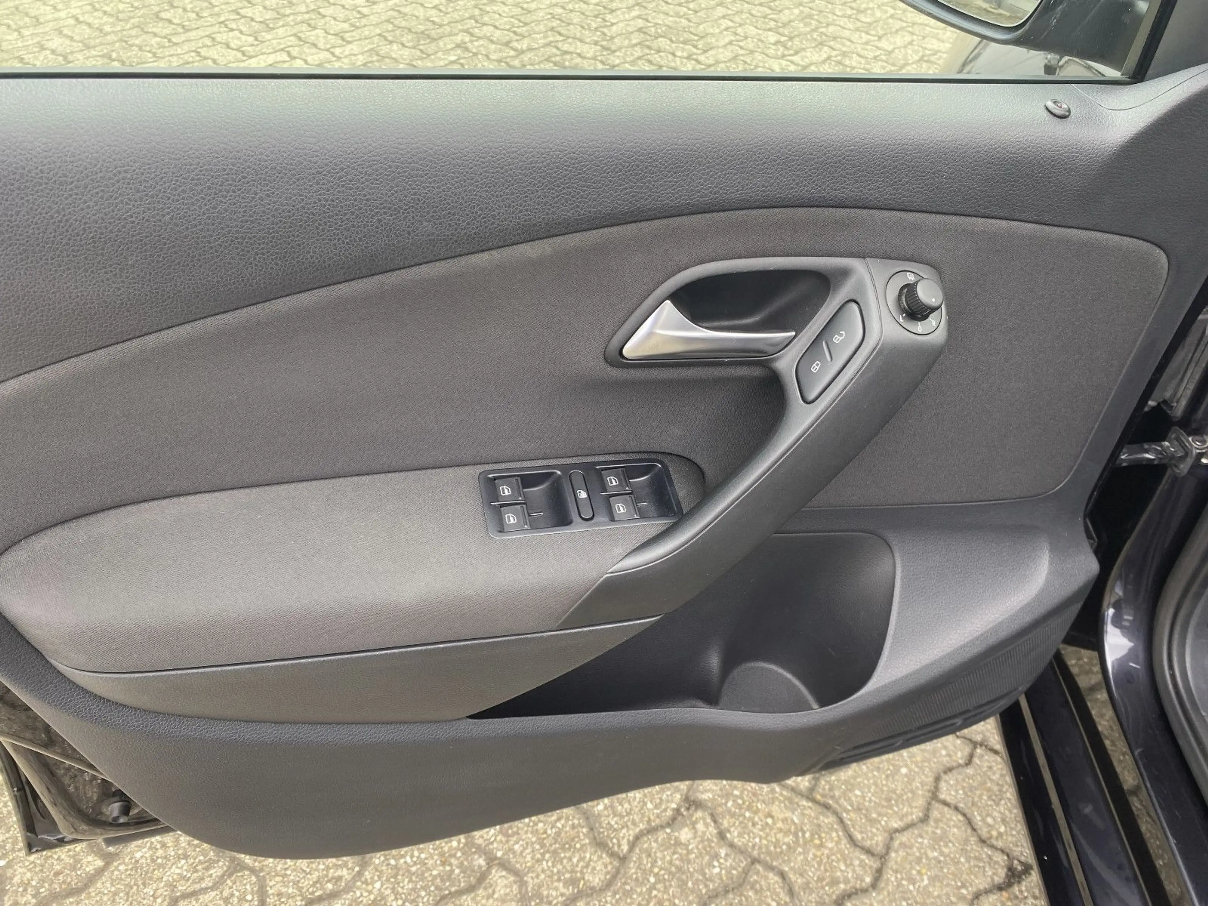 Volkswagen Polo V Comfortline Aus 1 Hand Original 45523 km — photo 8