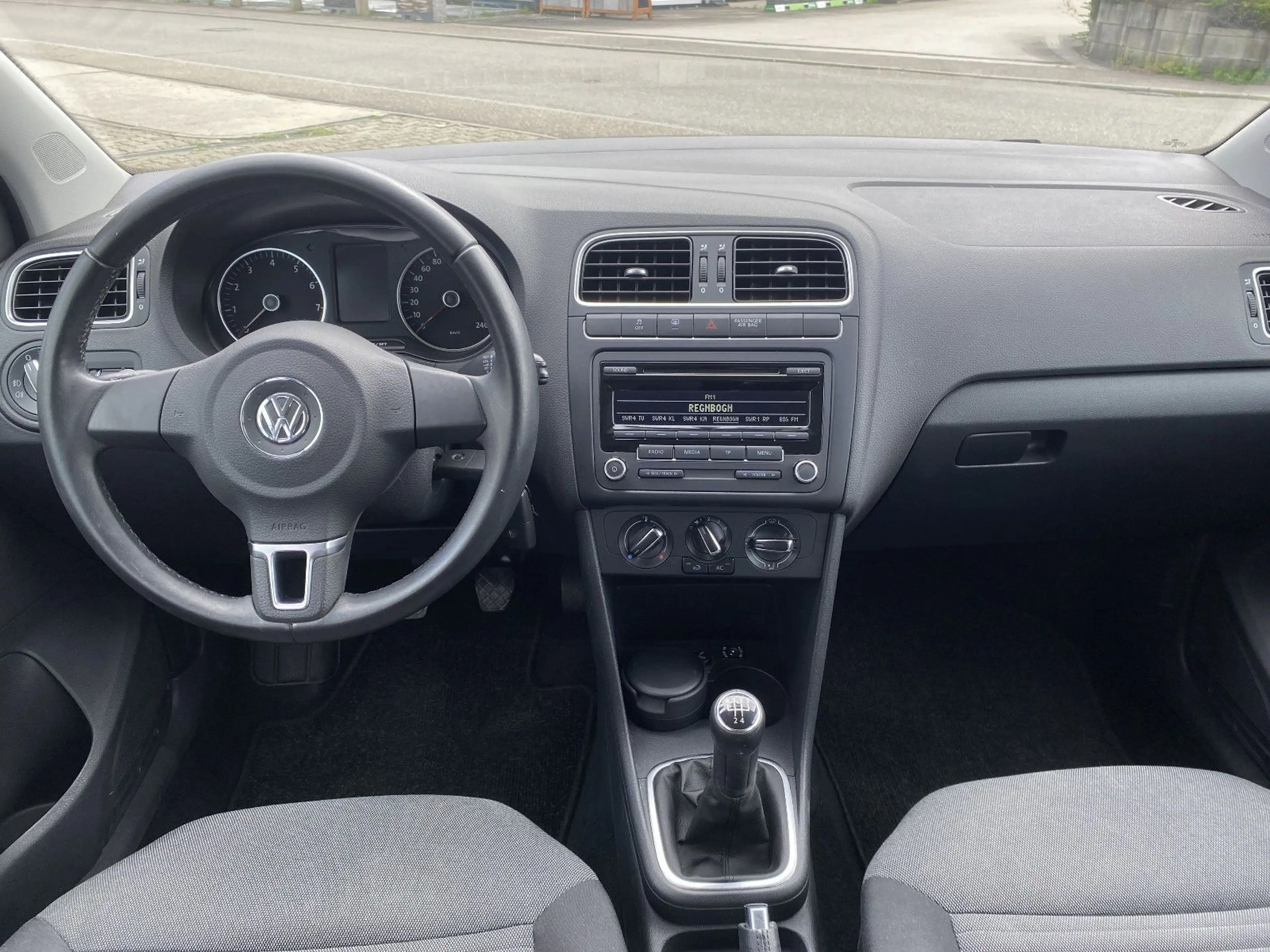Volkswagen Polo V Comfortline Aus 1 Hand Original 45523 km — photo 6