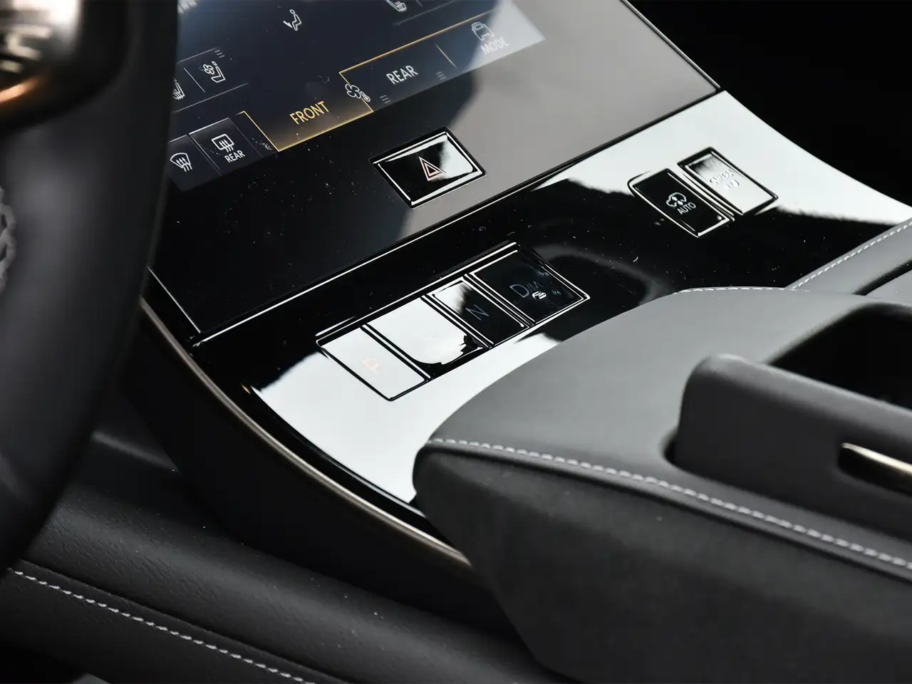 Infiniti QX80 снимка Infiniti QX80