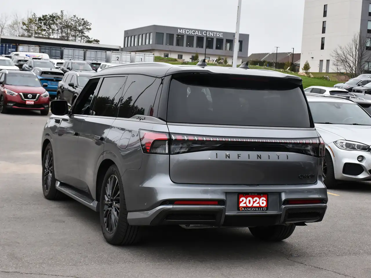 Infiniti QX80 снимка Infiniti QX80