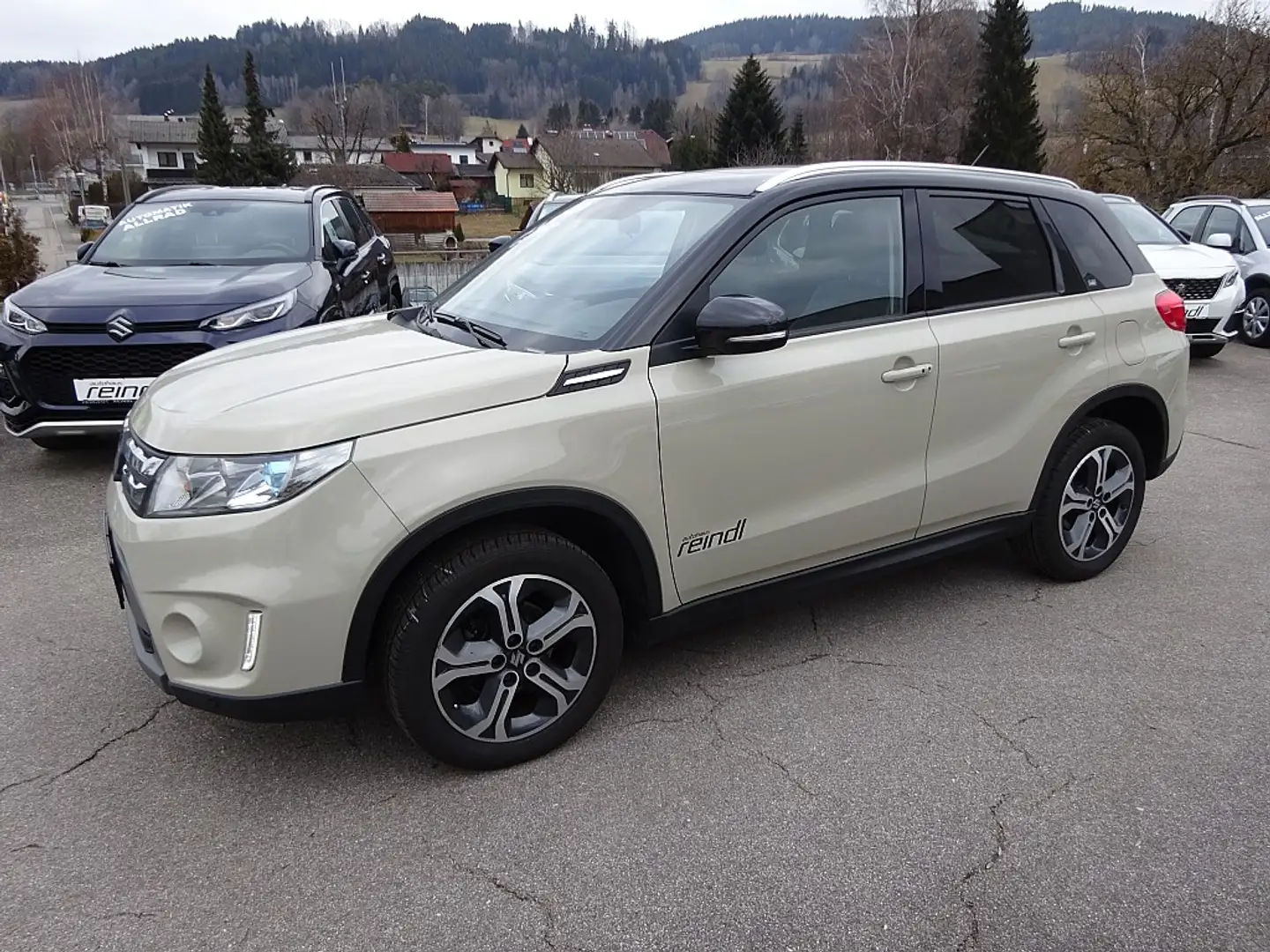 Suzuki Vitara 1.6"DIESEL ALLRAD" Flash,Navi,8 fach bereift,Kl... Beige - 1