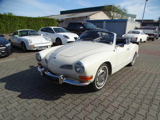 Volkswagen Karmann Ghia Cabrio vollstständig restauriert