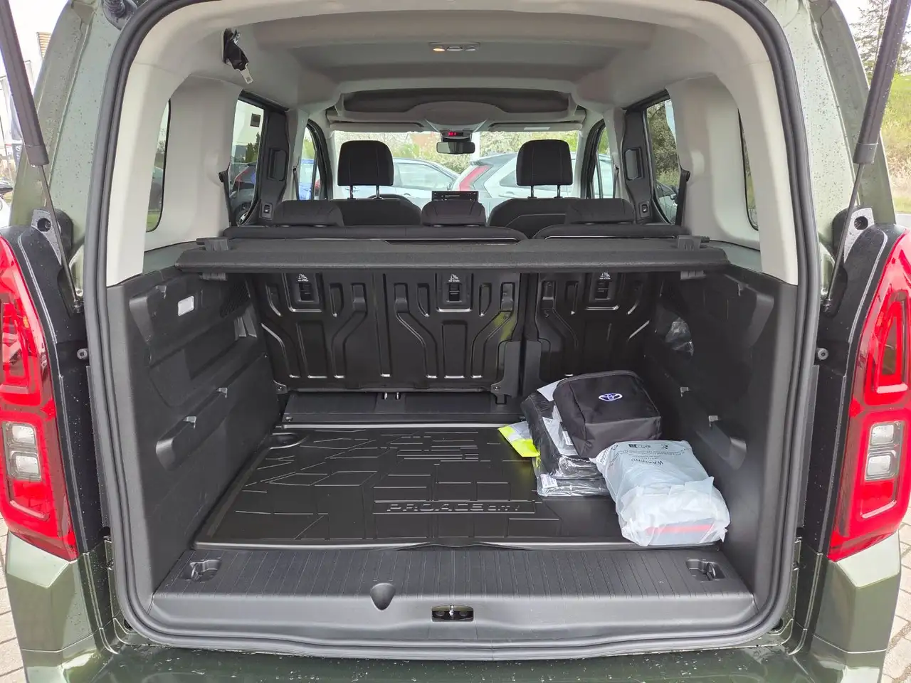 Toyota Proace City Verso 1.2 L1 Teamplayer LED 6