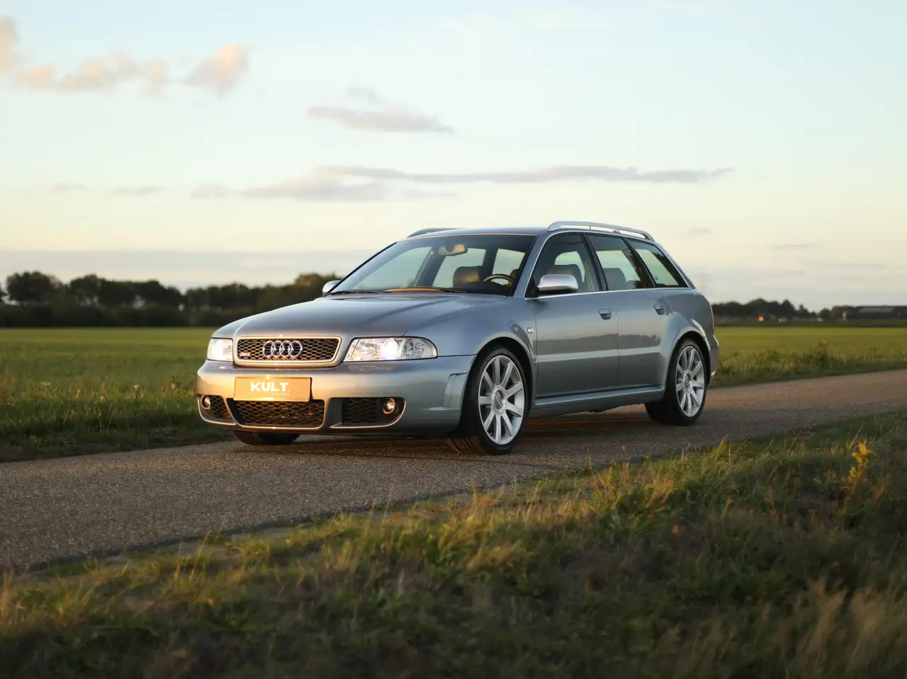 Audi RS4 2.7 V6 quattro | DE | First paint | 46.800km, foto 1