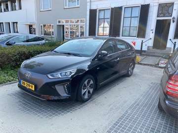 IONIQ Premium EV