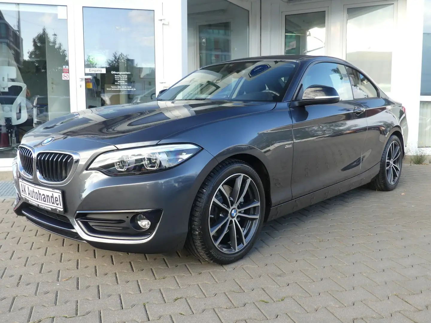 BMW 220 i Sport Line Coupe Automatik Steptronic LED Grau - 1