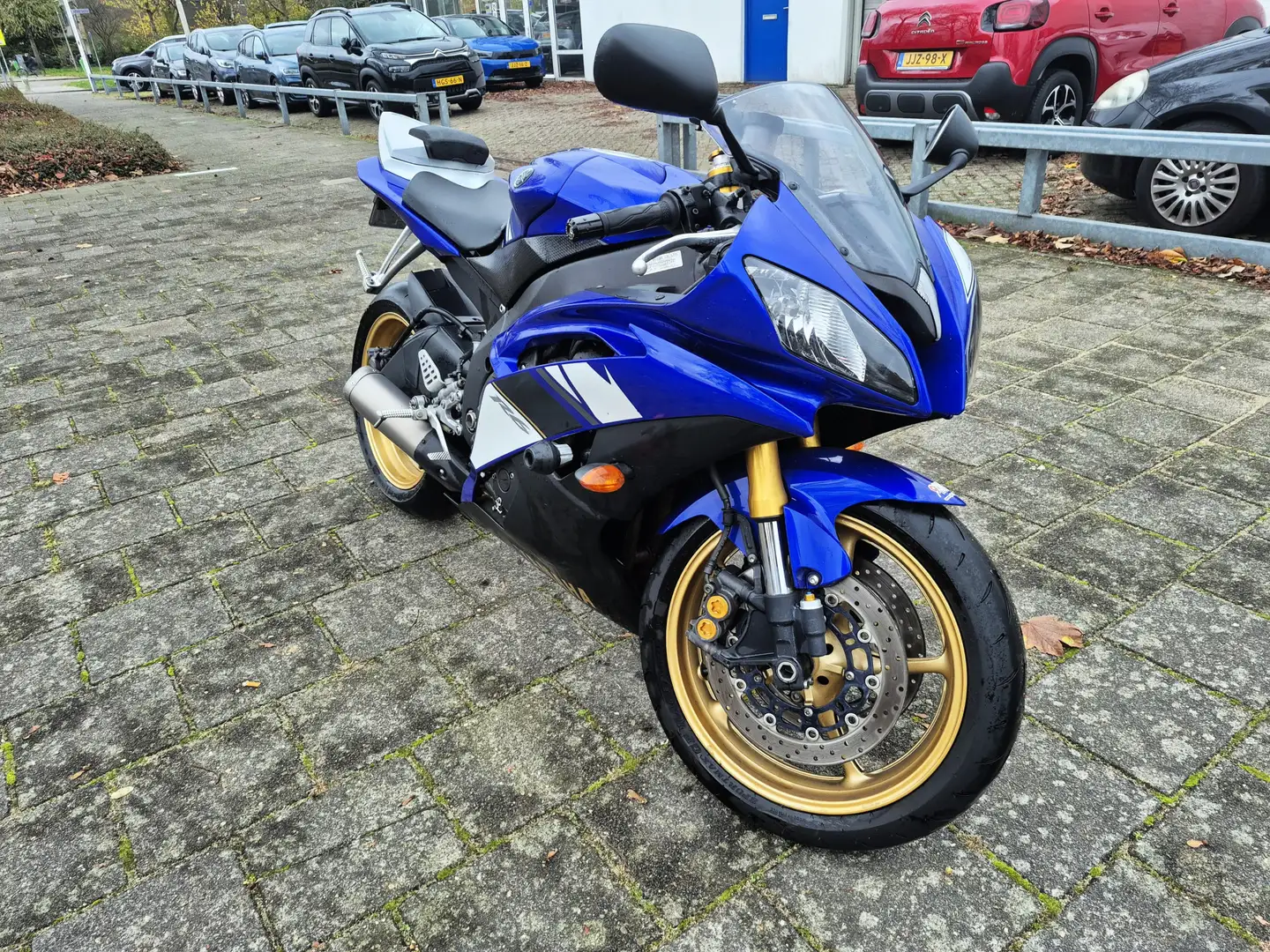 Yamaha YZF-R6 - 1