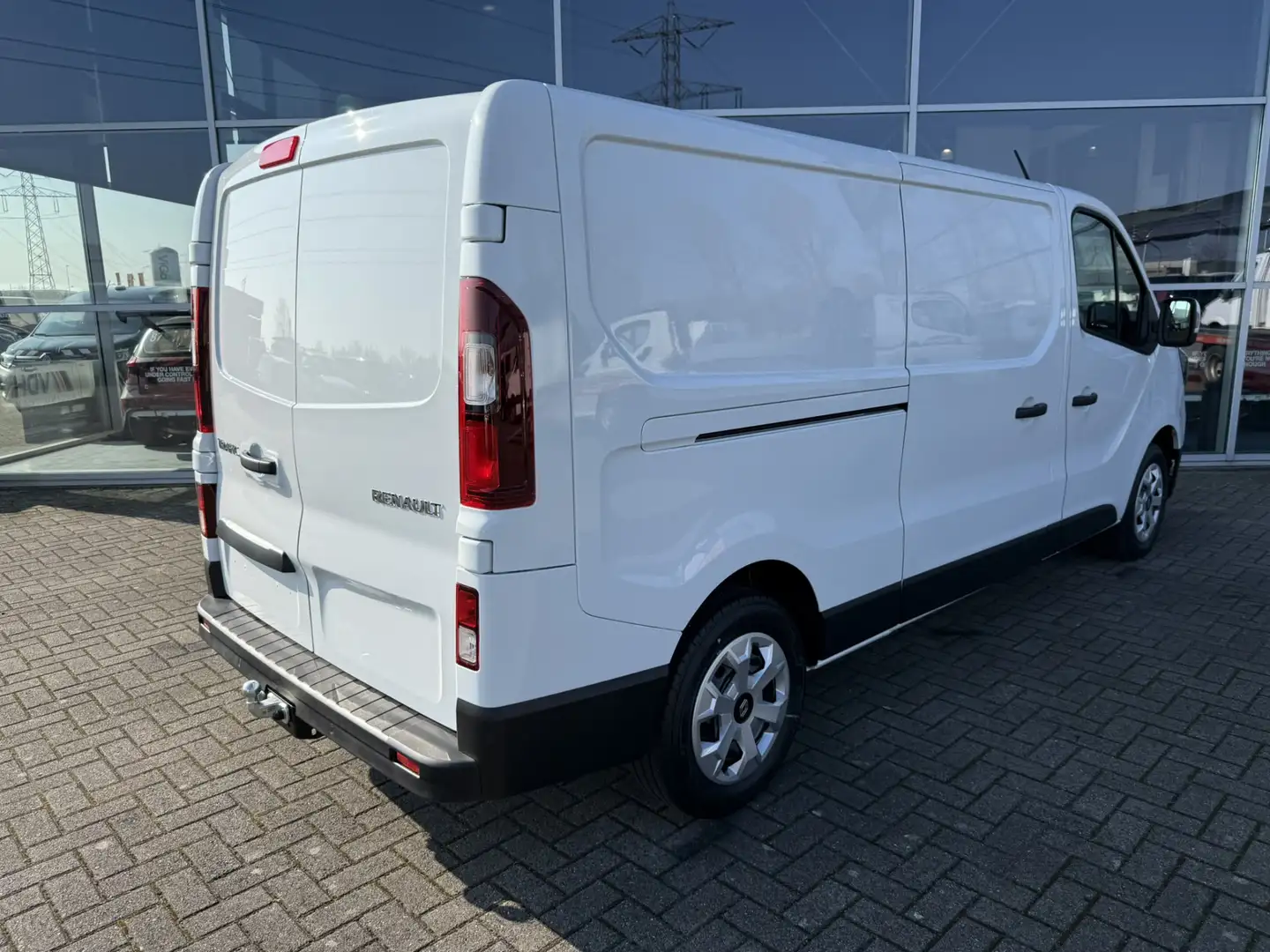 Renault Trafic 2.0 Blue dCi 130 T30 L2H1 Advance BPM VRIJ Wit - 2