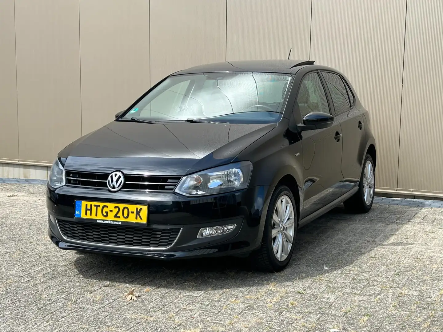 Volkswagen Polo 1.2 l Panoramadak l km:93224 Zwart - 2