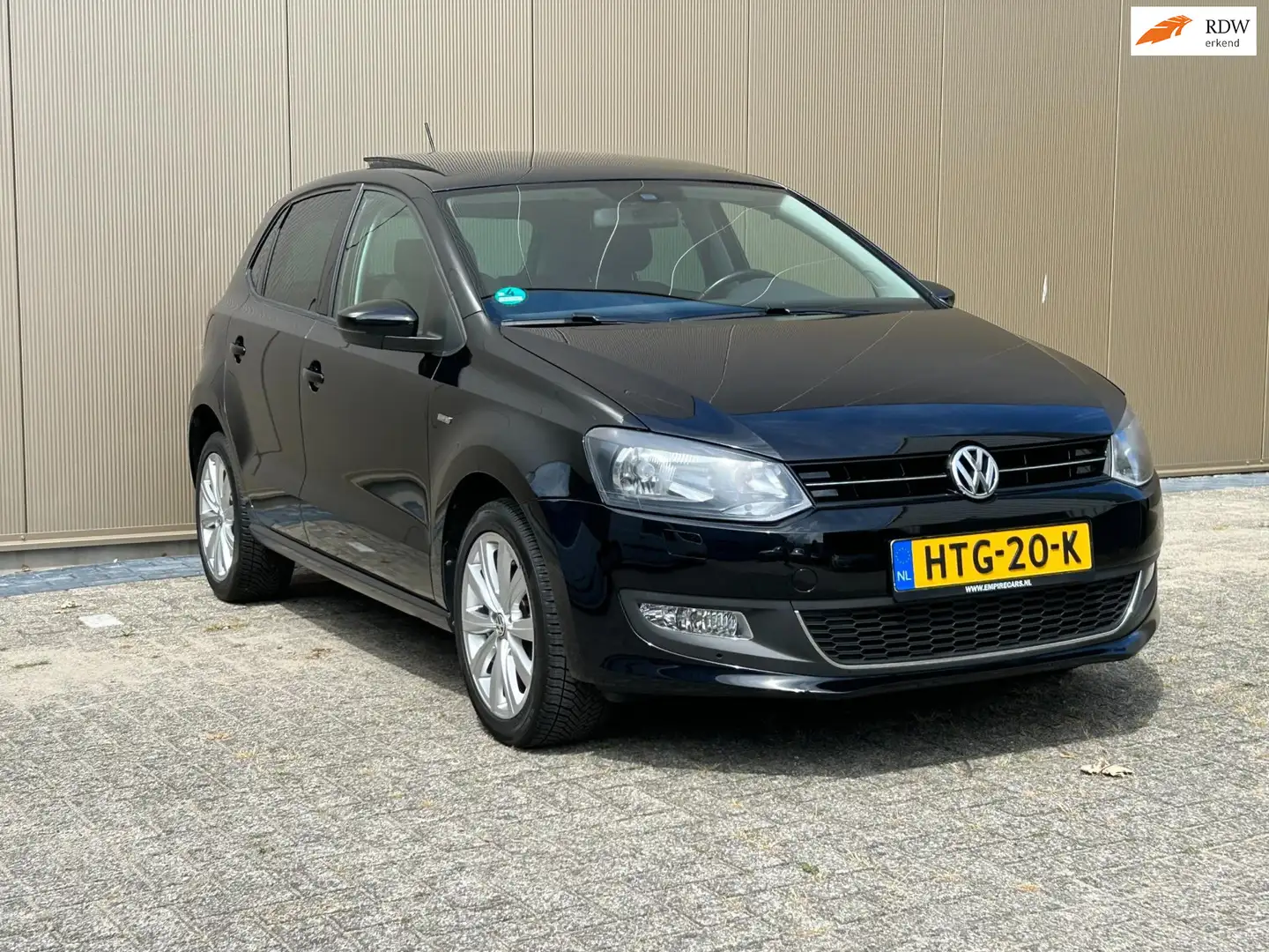 Volkswagen Polo 1.2 l Panoramadak l km:93224 Zwart - 1
