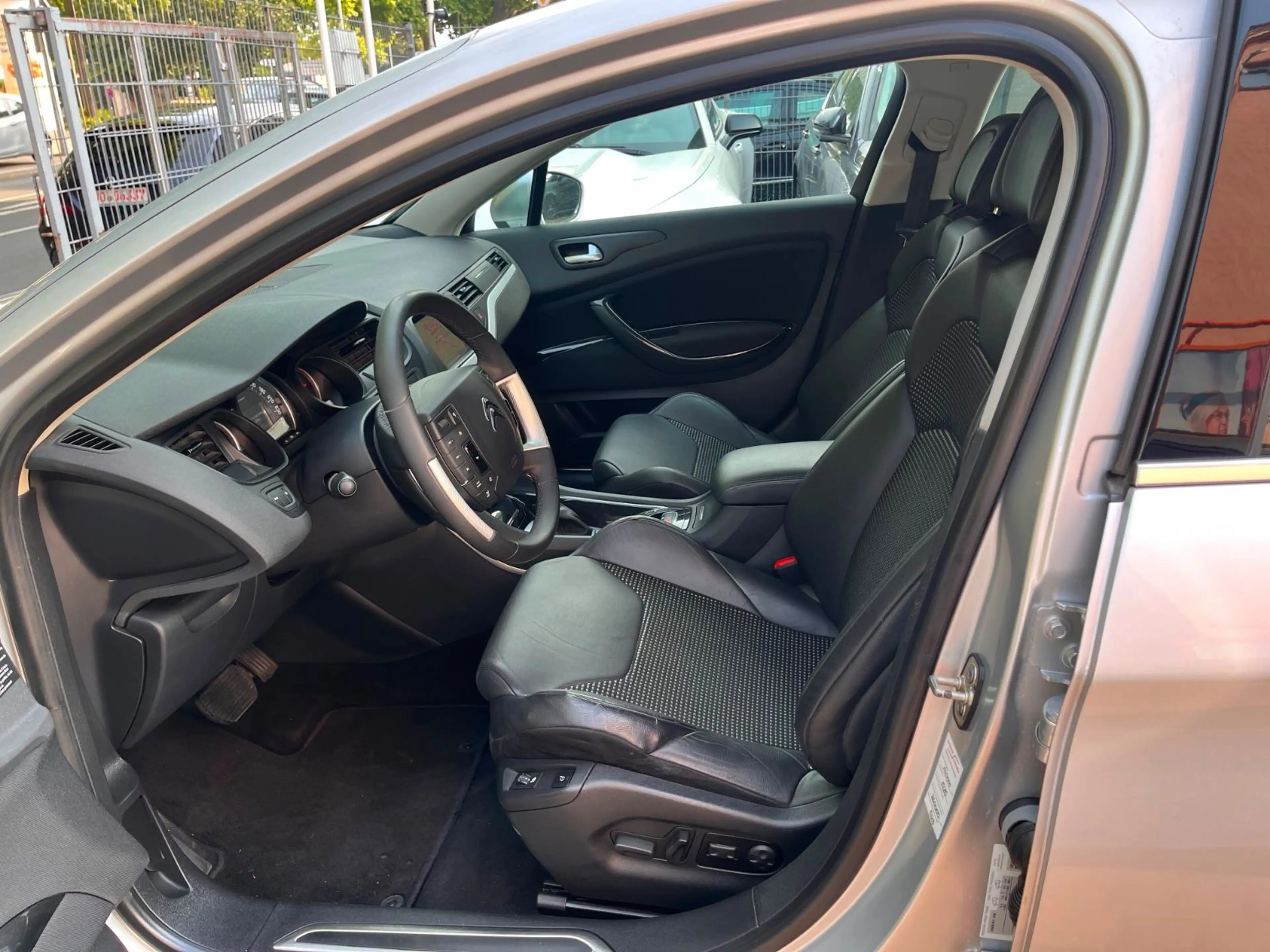 Citroen C5 Lim. Exclusive 1.Hand Leder Navi Bi-Xenon — photo 11