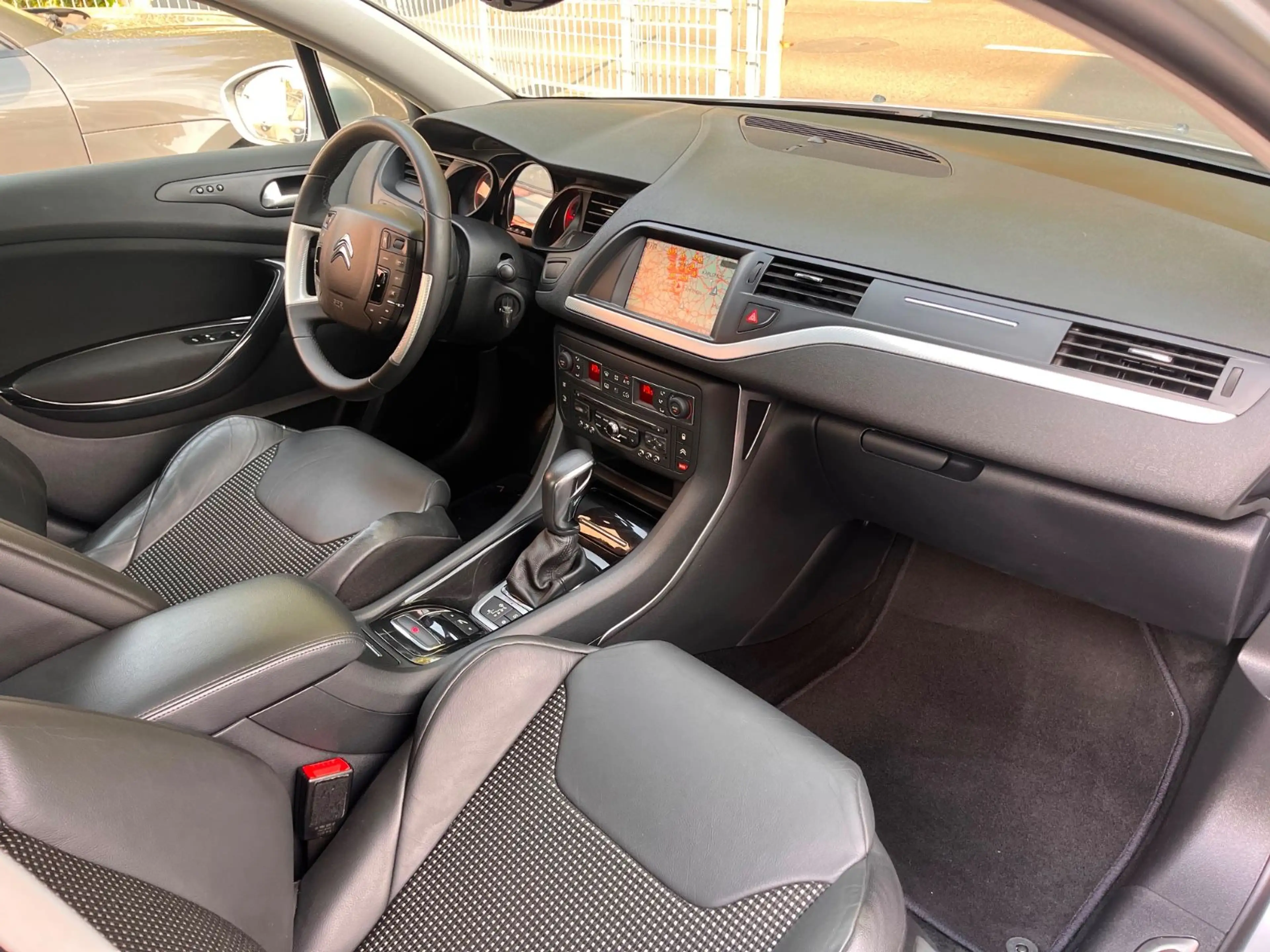 Citroen C5 Lim. Exclusive 1.Hand Leder Navi Bi-Xenon — photo 4