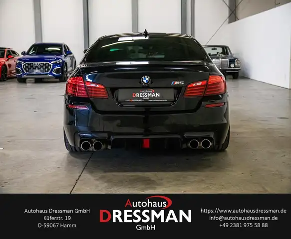 BMW M5 view 6