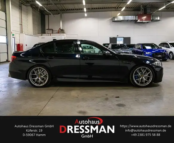 BMW M5 view 4