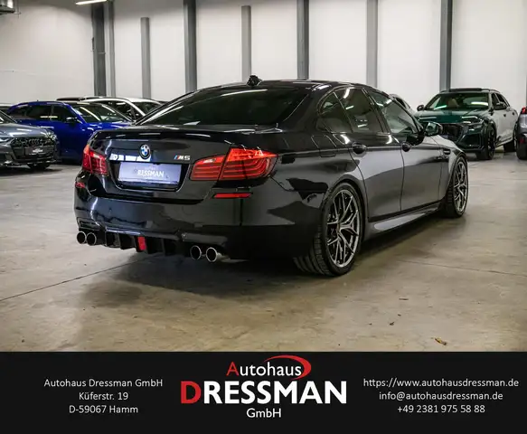 BMW M5 view 5