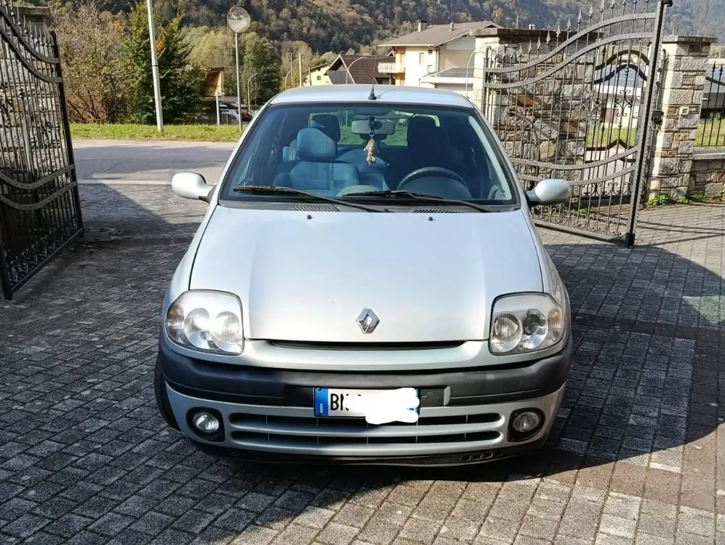 Renault Clio Clio II 1998 5p 1.2 MTV Серебристый - 1