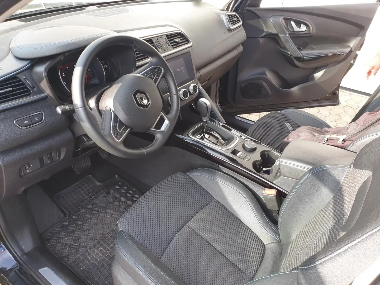 Renault Kadjar TCe 160 EDC GPF mit Deluxe Paket LIMITED Negro - 1