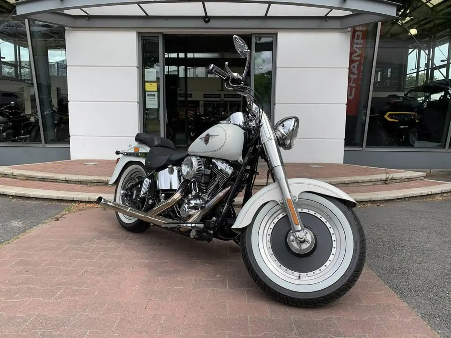 Harley-Davidson Fat Boy FLSTF Weiß - 2