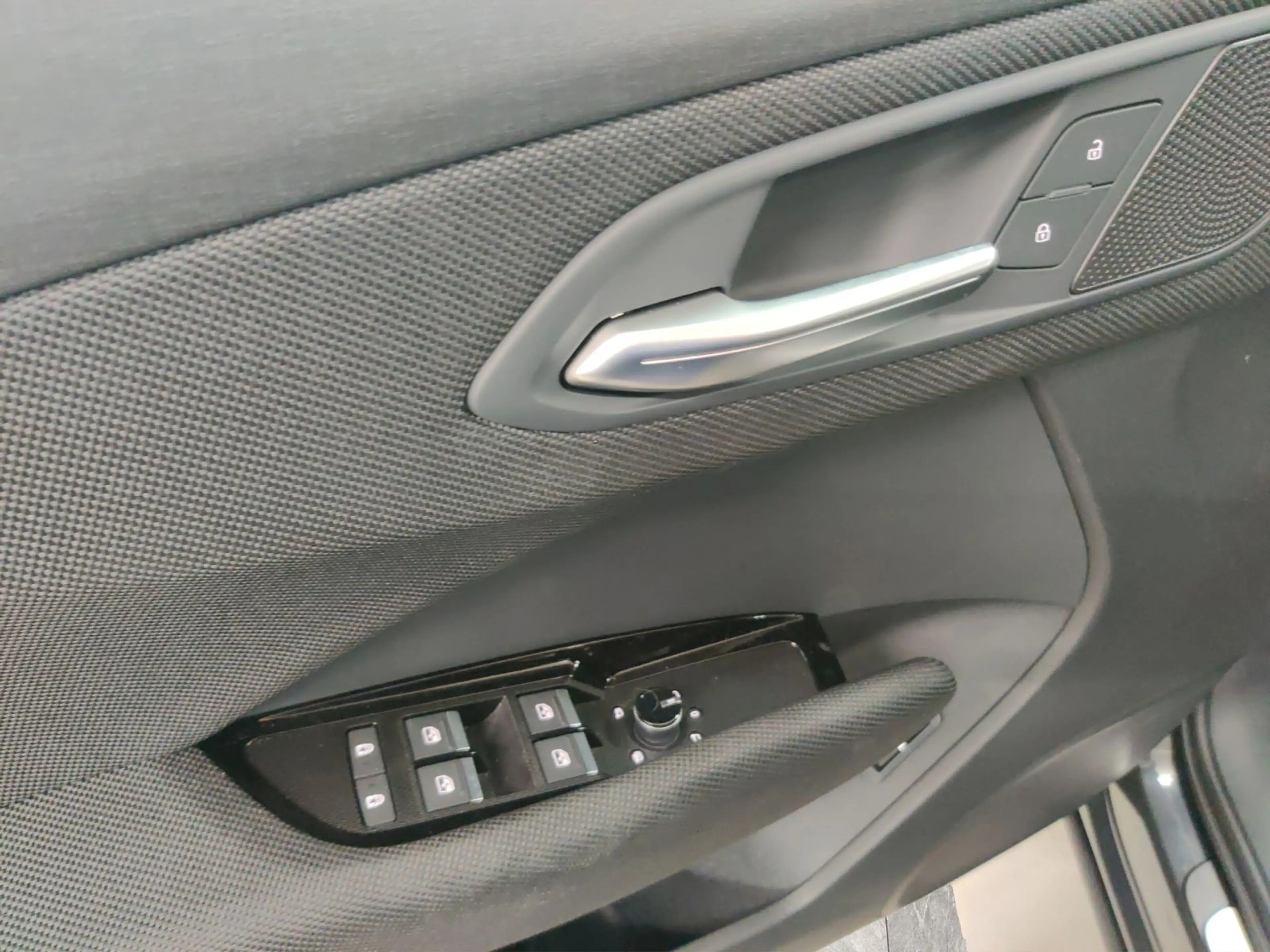 Audi Q3 TFSI neues Modell/AHK/LED+/Tech — photo 10