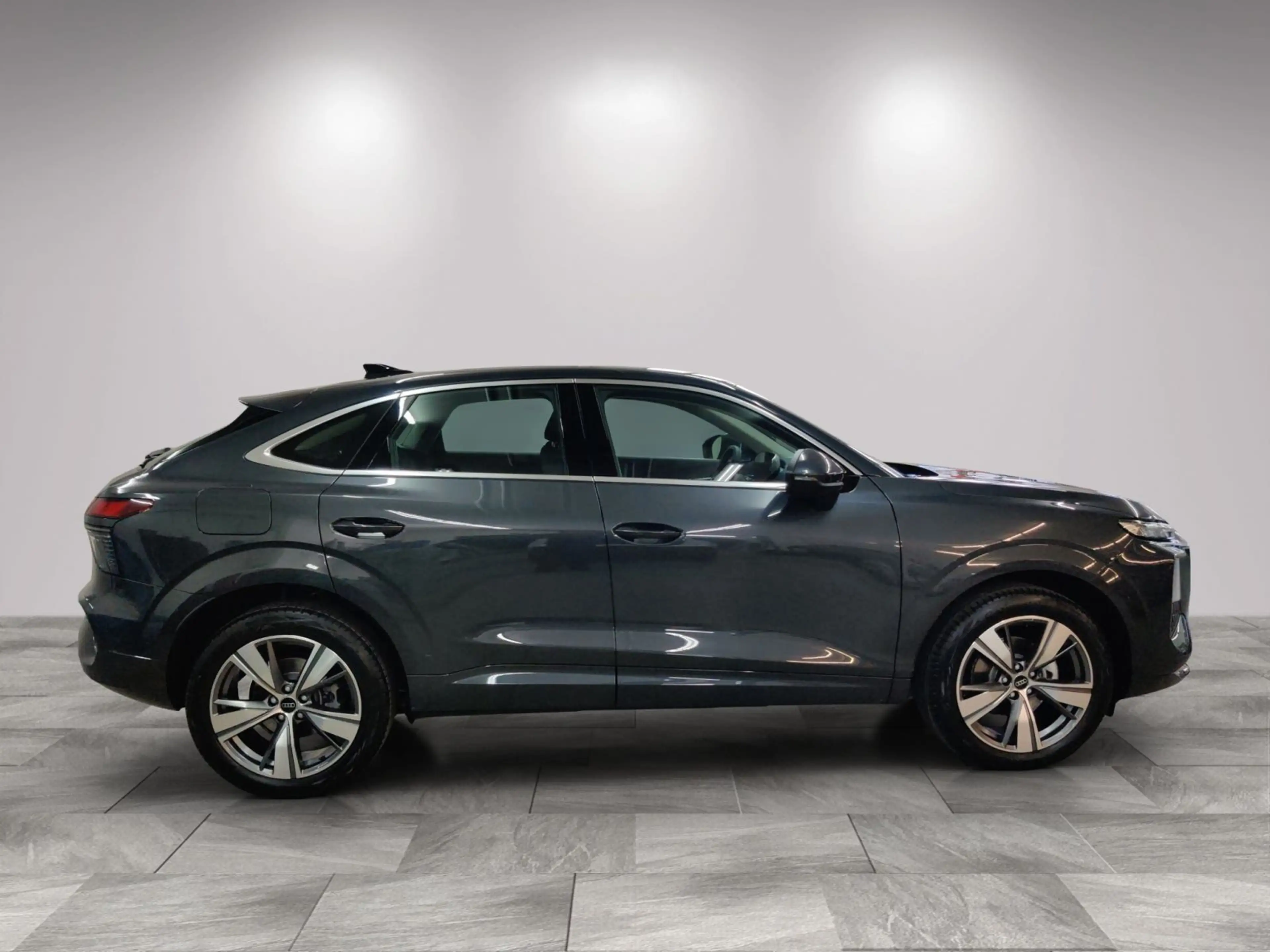 Audi Q3 TFSI neues Modell/AHK/LED+/Tech — photo 5