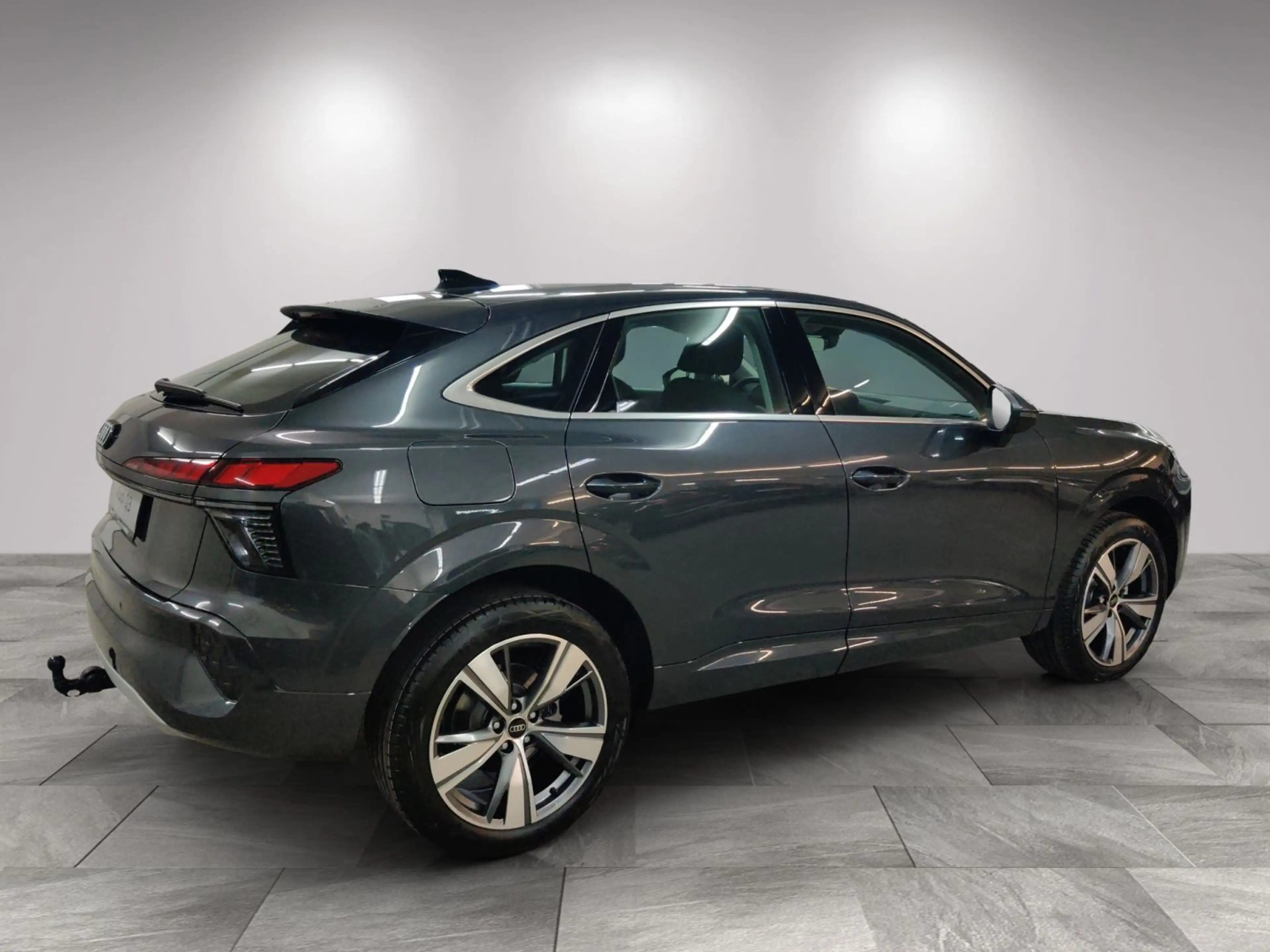 Audi Q3 TFSI neues Modell/AHK/LED+/Tech — photo 3