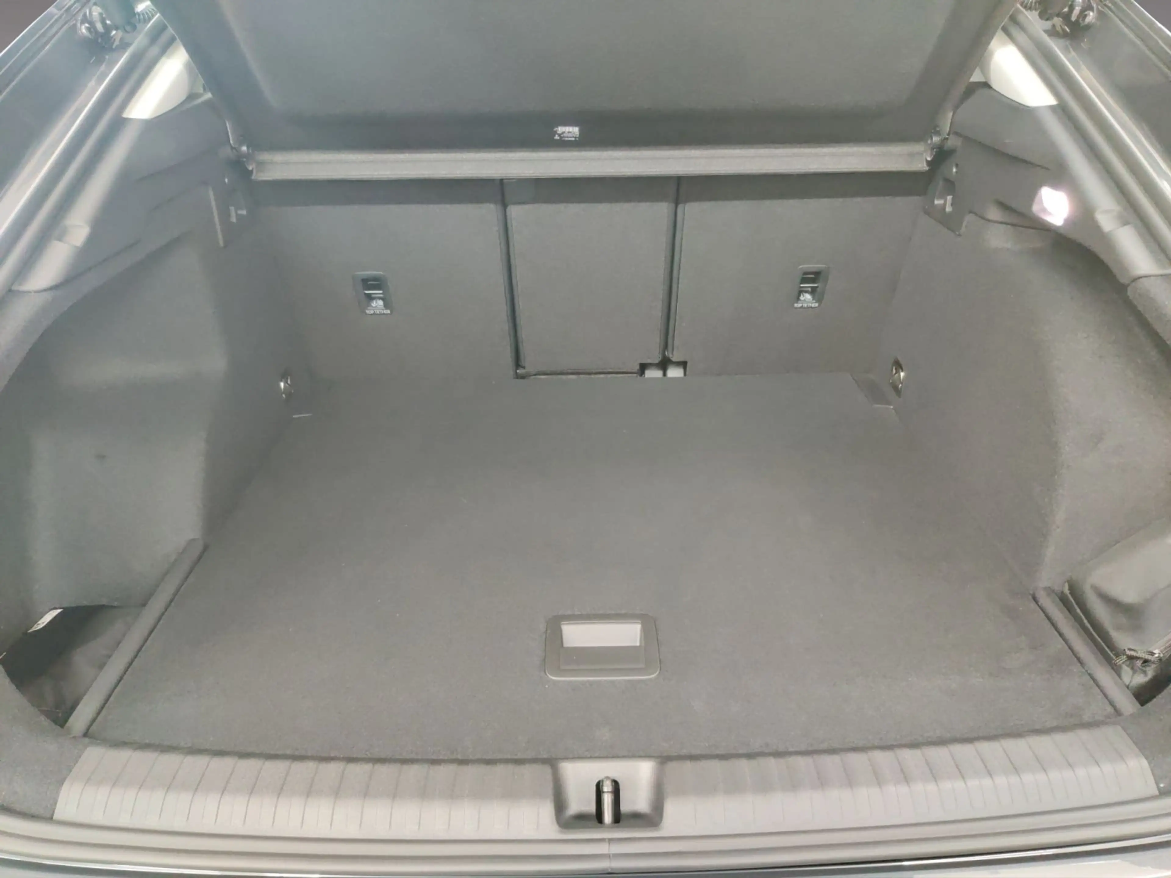 Audi Q3 TFSI neues Modell/AHK/LED+/Tech — photo 14