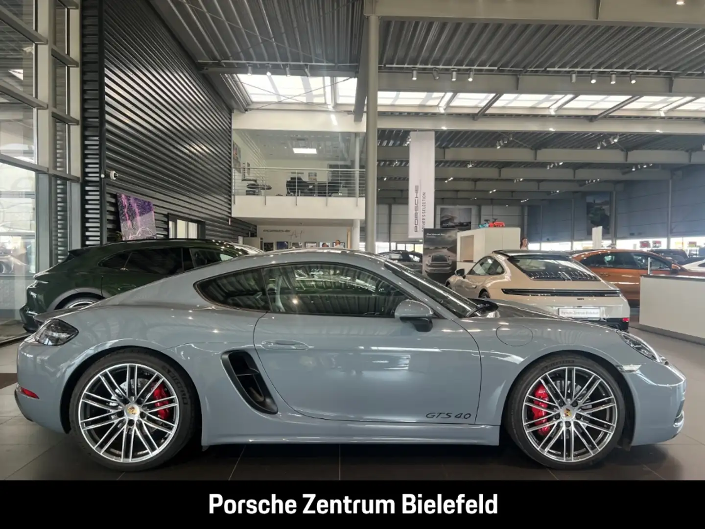 Porsche Cayman 718 GTS 4.0 BOSE Sportabgas SportDesign Grijs - 2