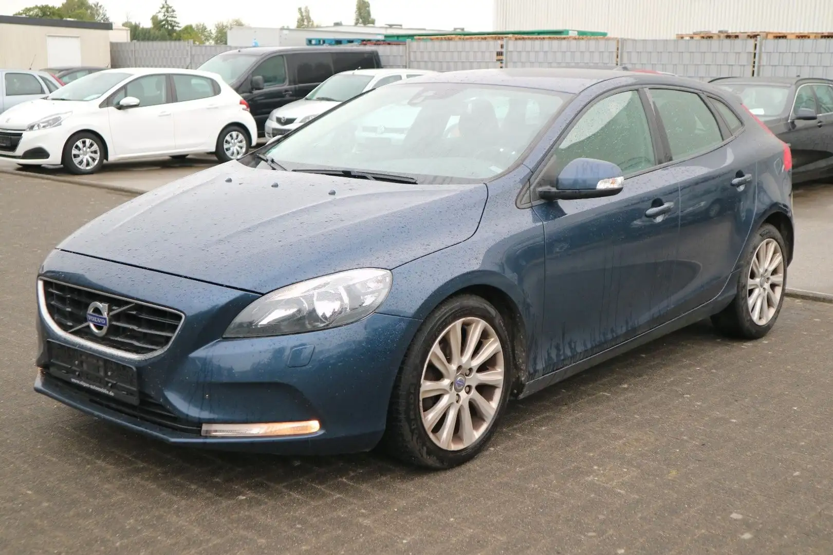 Volvo V40 Kinetic *KLIMA*PDC*SHZ* 17 ZOLL*HU 04.27* Grau - 1