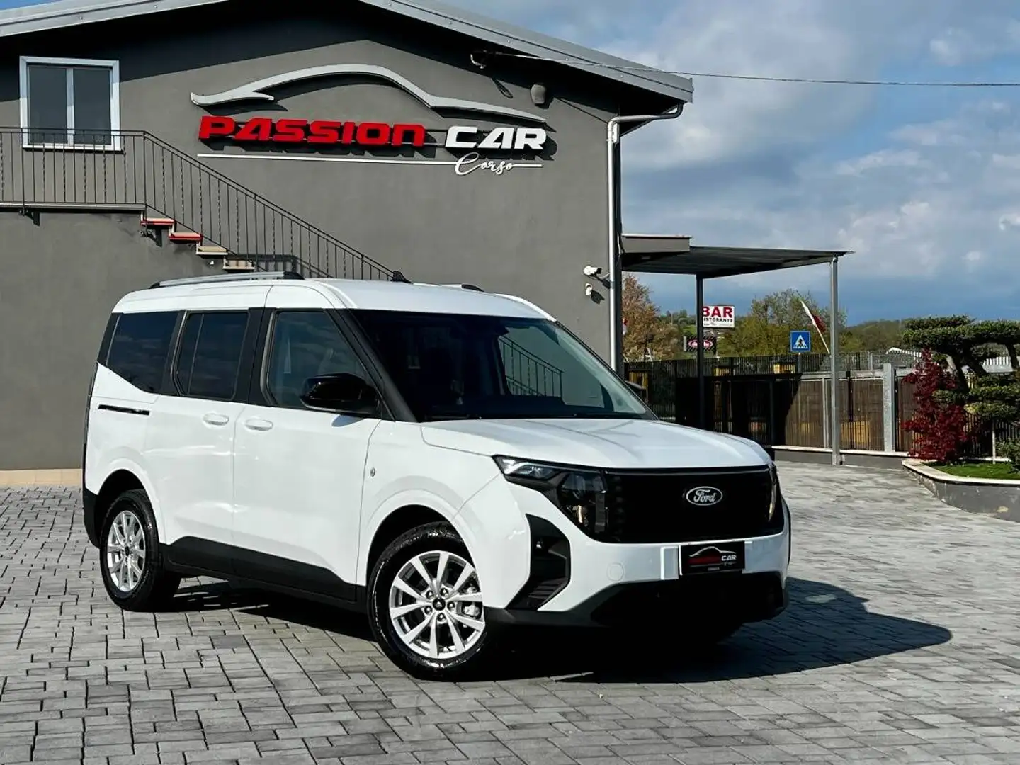 Ford Tourneo Courier 1.0 ecob. 125 cv Titanium 5P. - KM 0 Bianco - 1