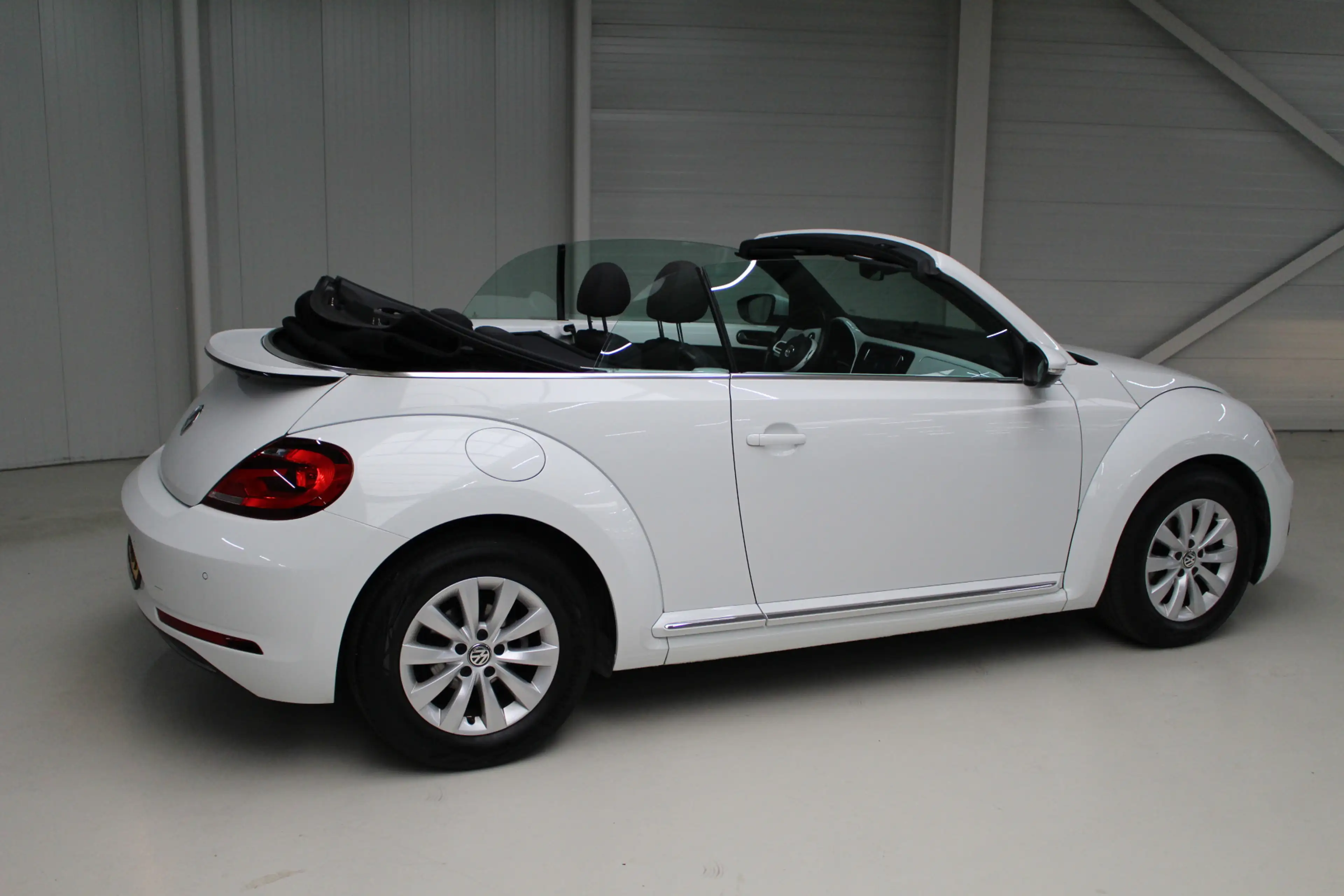Volkswagen Beetle Cabriolet 1.2 TSI 105pk handgeschakeld | Navigatie — photo 7