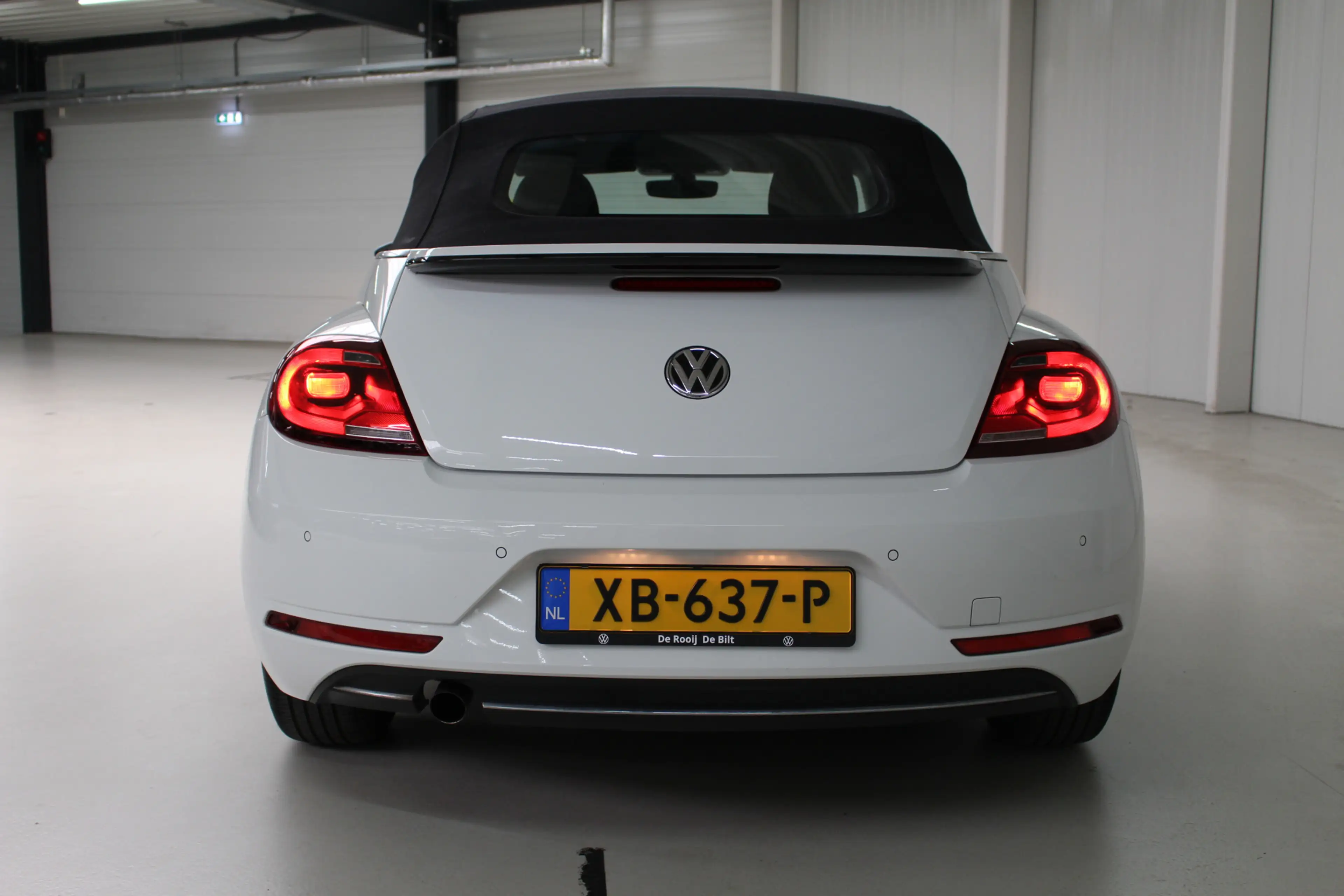 Volkswagen Beetle Cabriolet 1.2 TSI 105pk handgeschakeld | Navigatie — photo 24