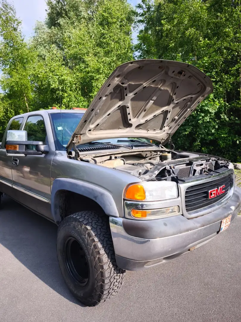 GMC Sierra - 2