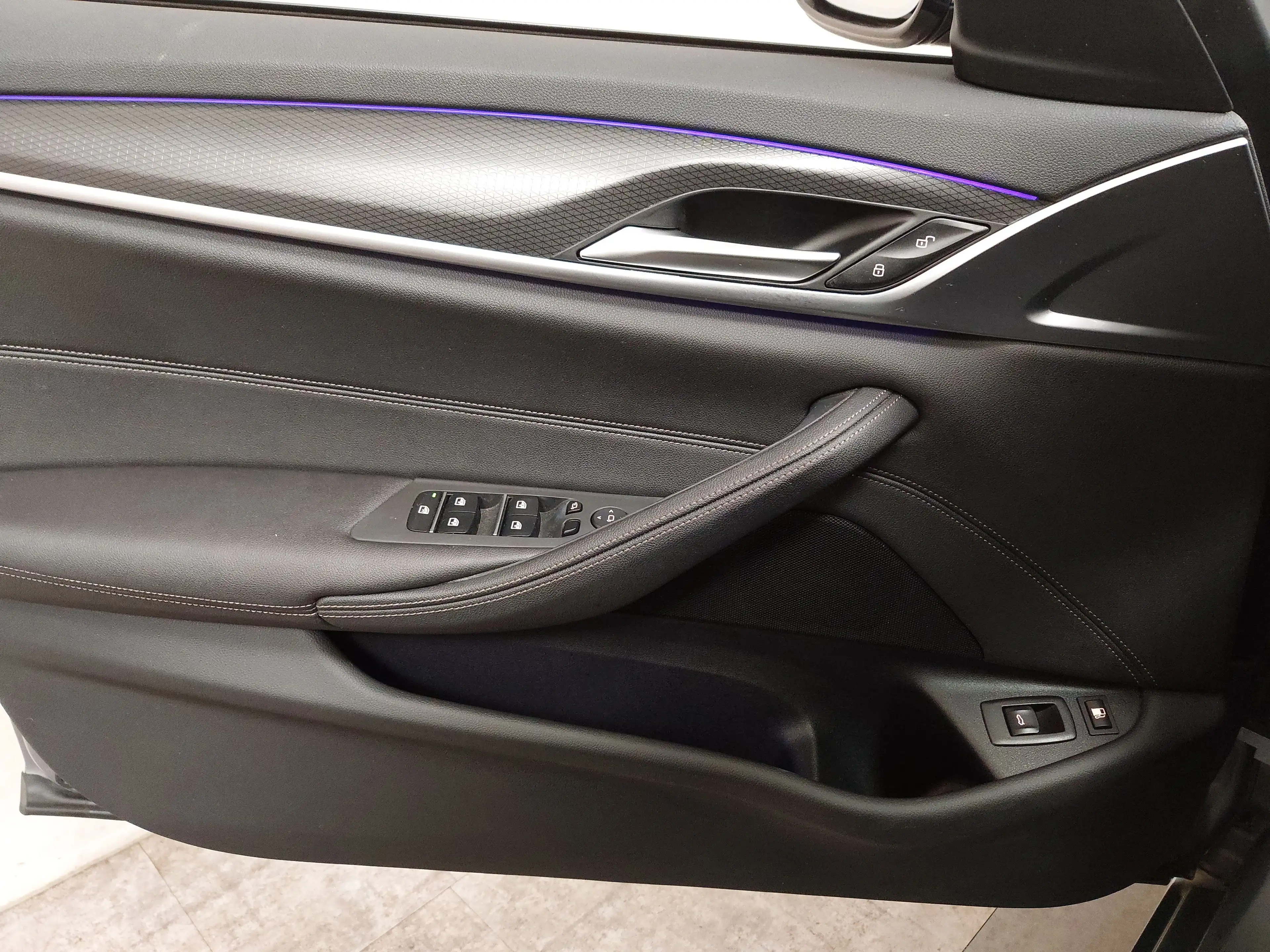 BMW 530 e Touring M-Sport Leder Navi LED LC prof. RFK — photo 5