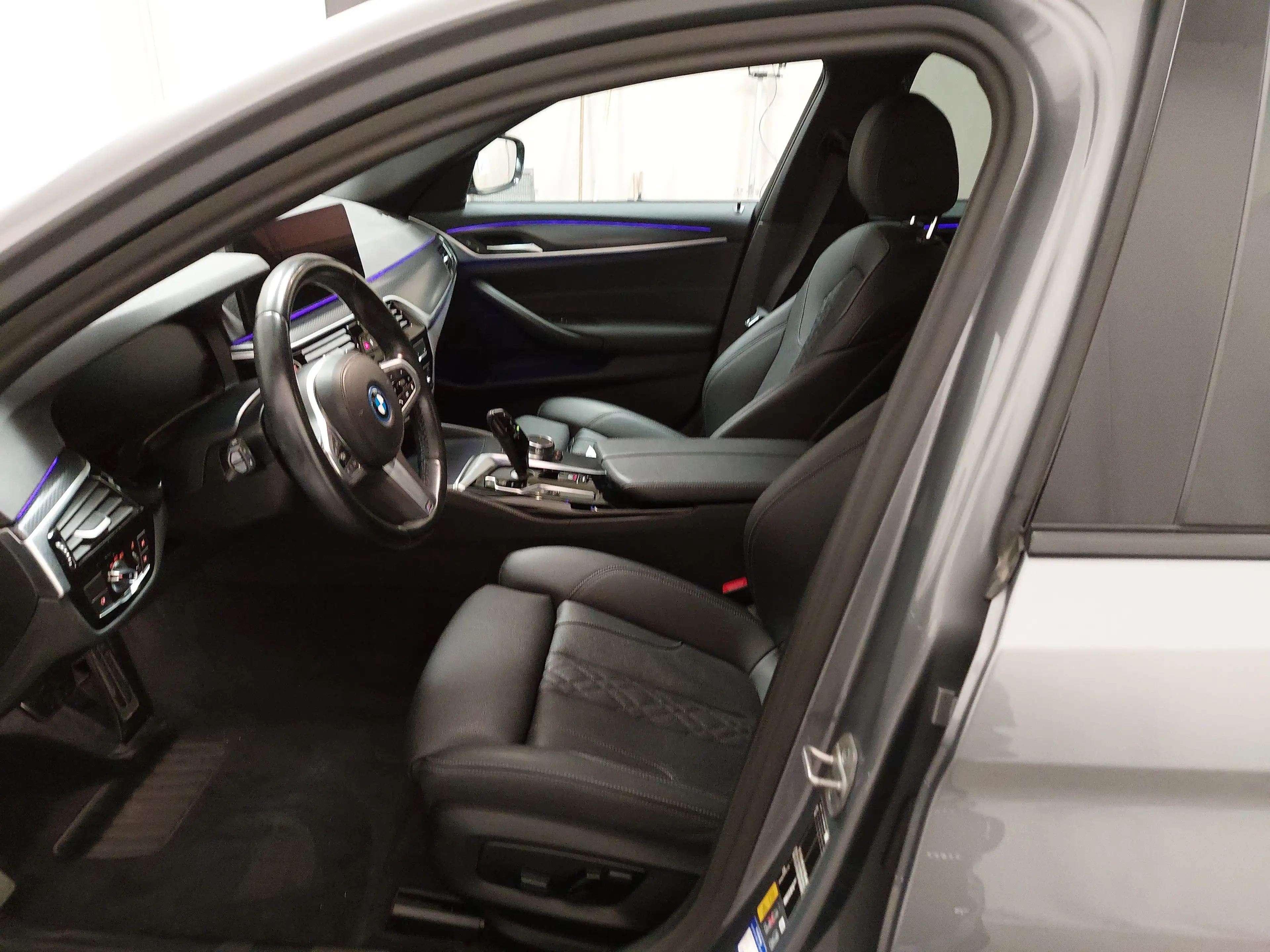 BMW 530 e Touring M-Sport Leder Navi LED LC prof. RFK — photo 6