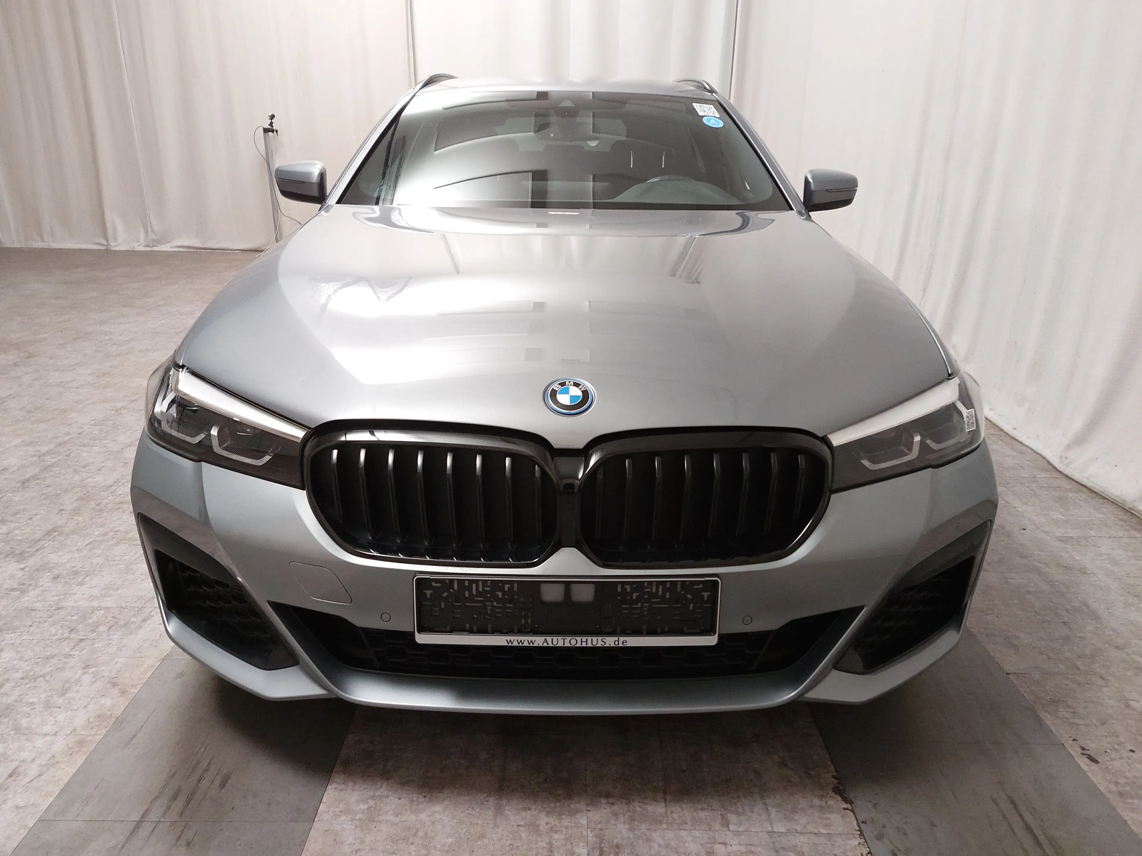 BMW 530 e Touring M-Sport Leder Navi LED LC prof. RFK — photo 9