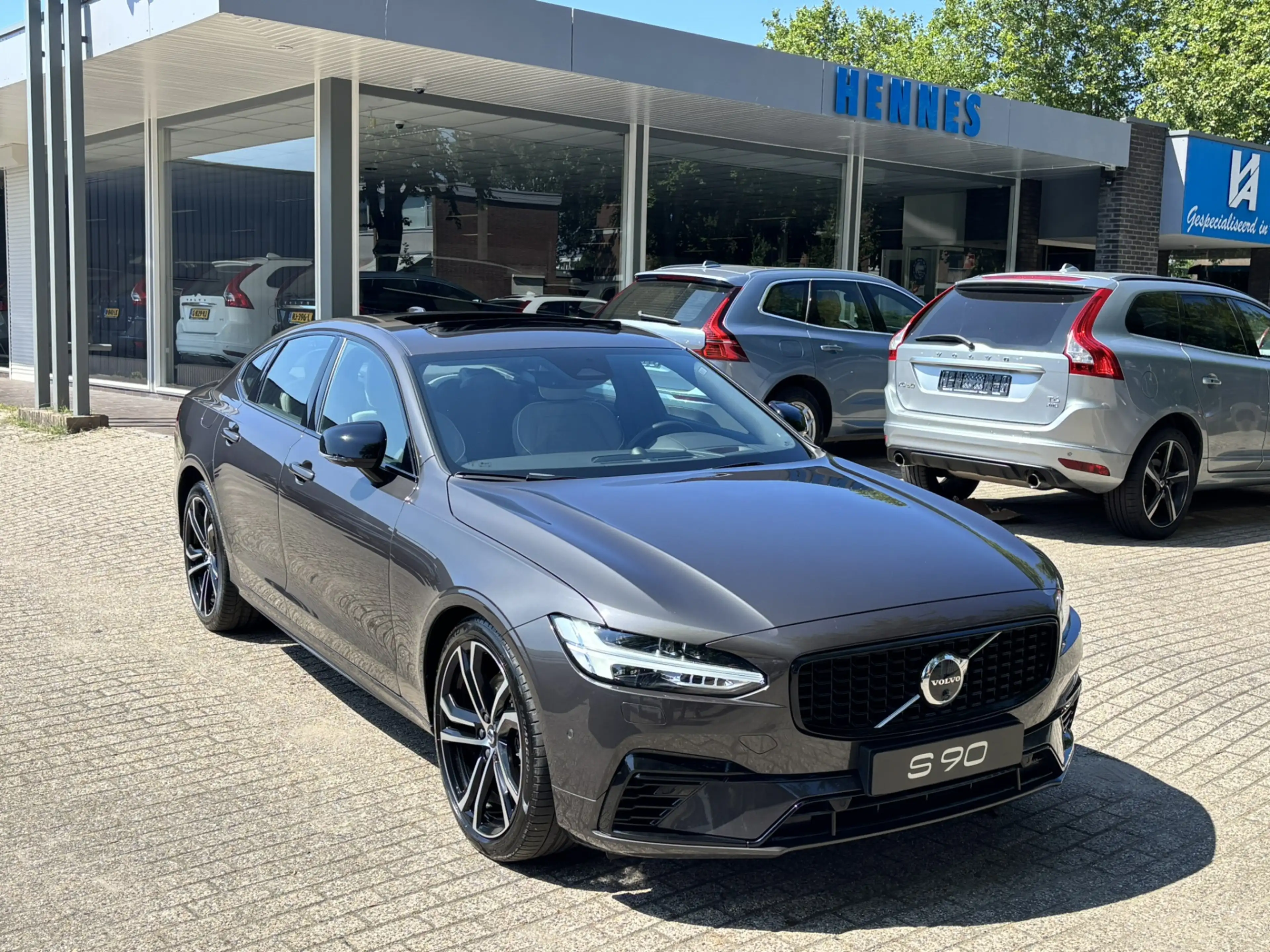 Volvo S90 T8 455pk AWD Ultimate Dark B&W Head-Up Luchtvering — photo 11