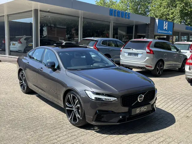 Volvo S90 T8 455pk AWD Ultimate Dark B&W Head-Up Luchtvering