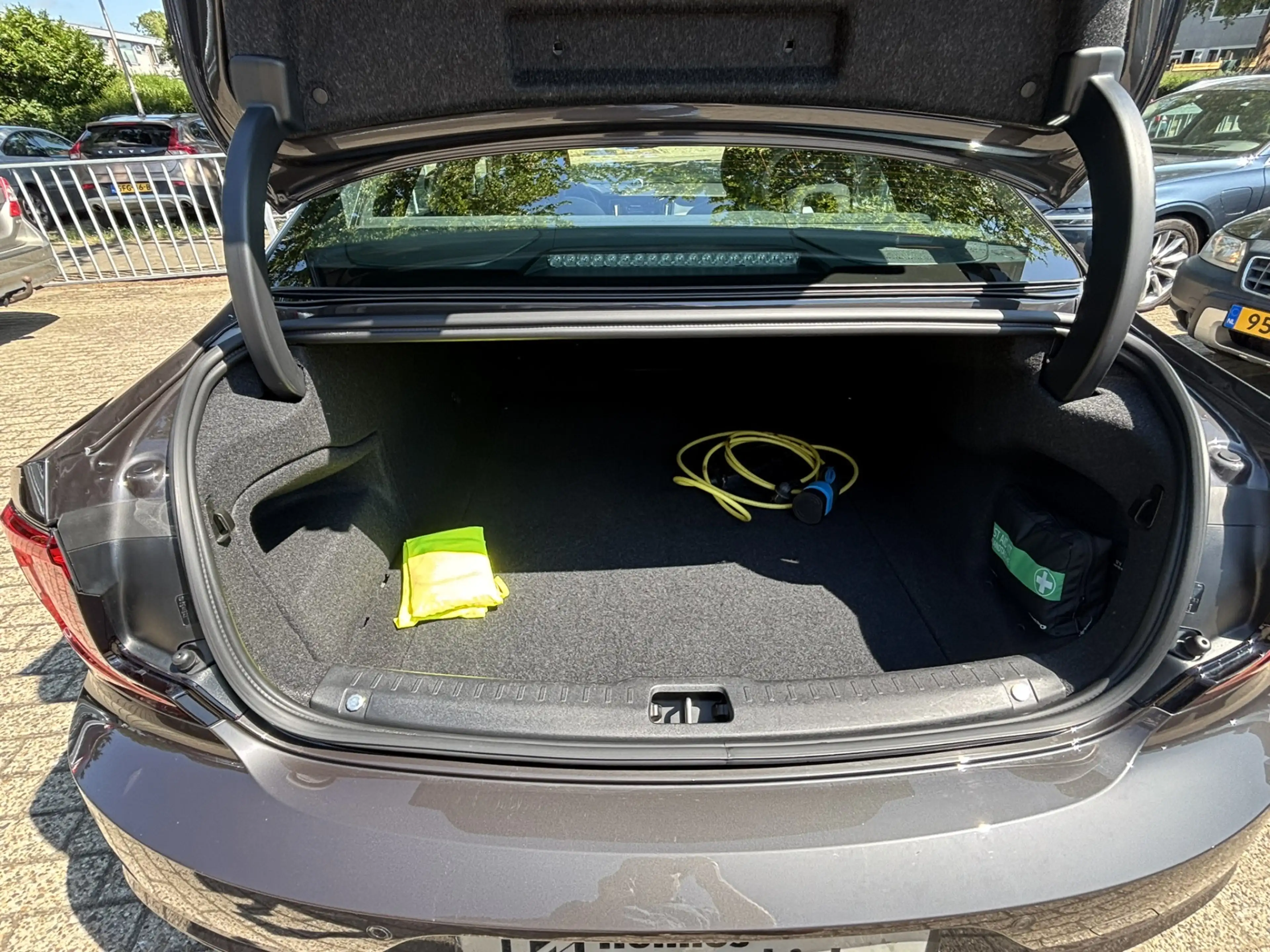 Volvo S90 T8 455pk AWD Ultimate Dark B&W Head-Up Luchtvering — photo 12