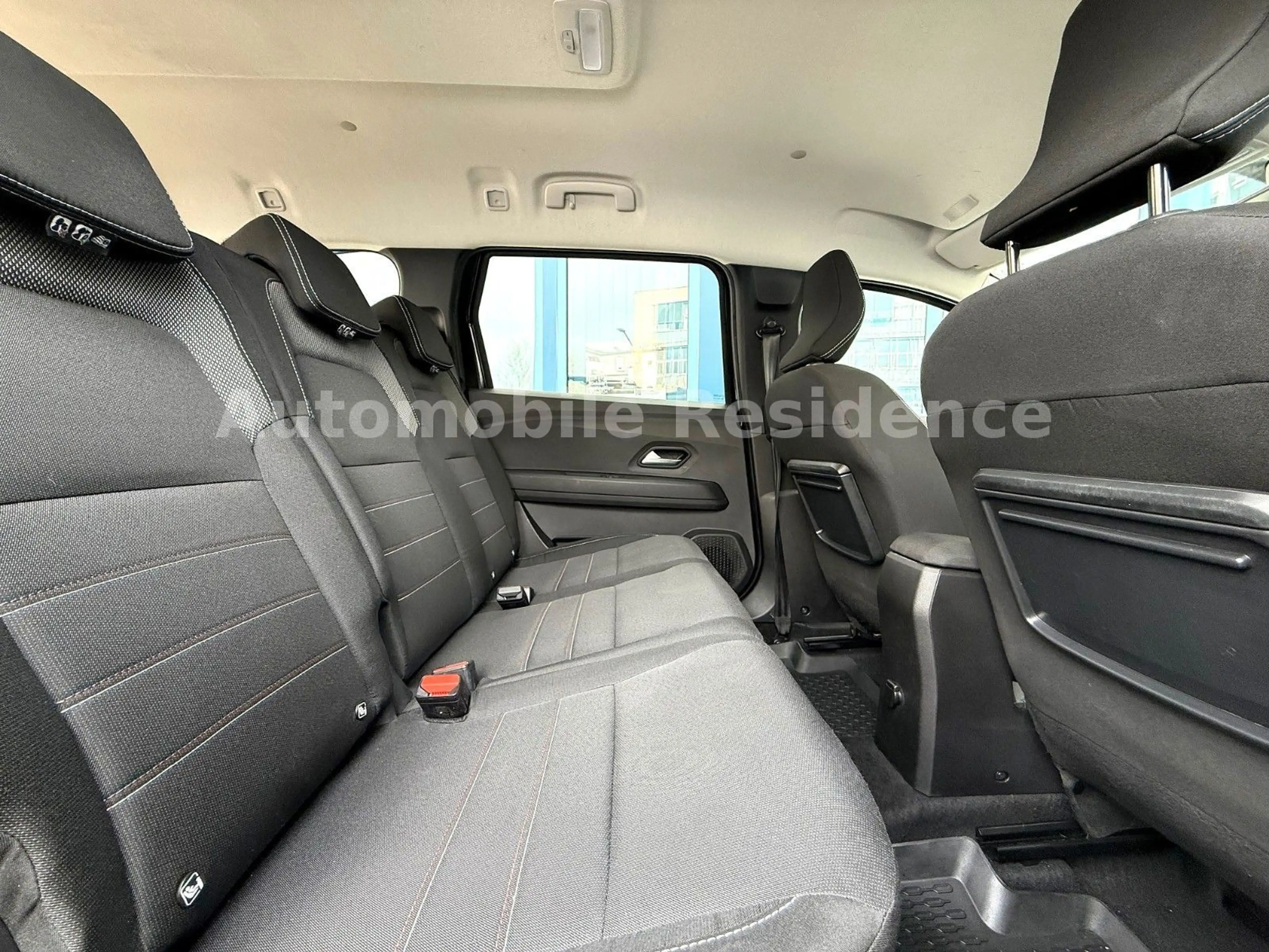Dacia Jogger Extreme+ TEC 110*NAVI*SHZ*MFL*ALU*CAM*1HD — photo 8
