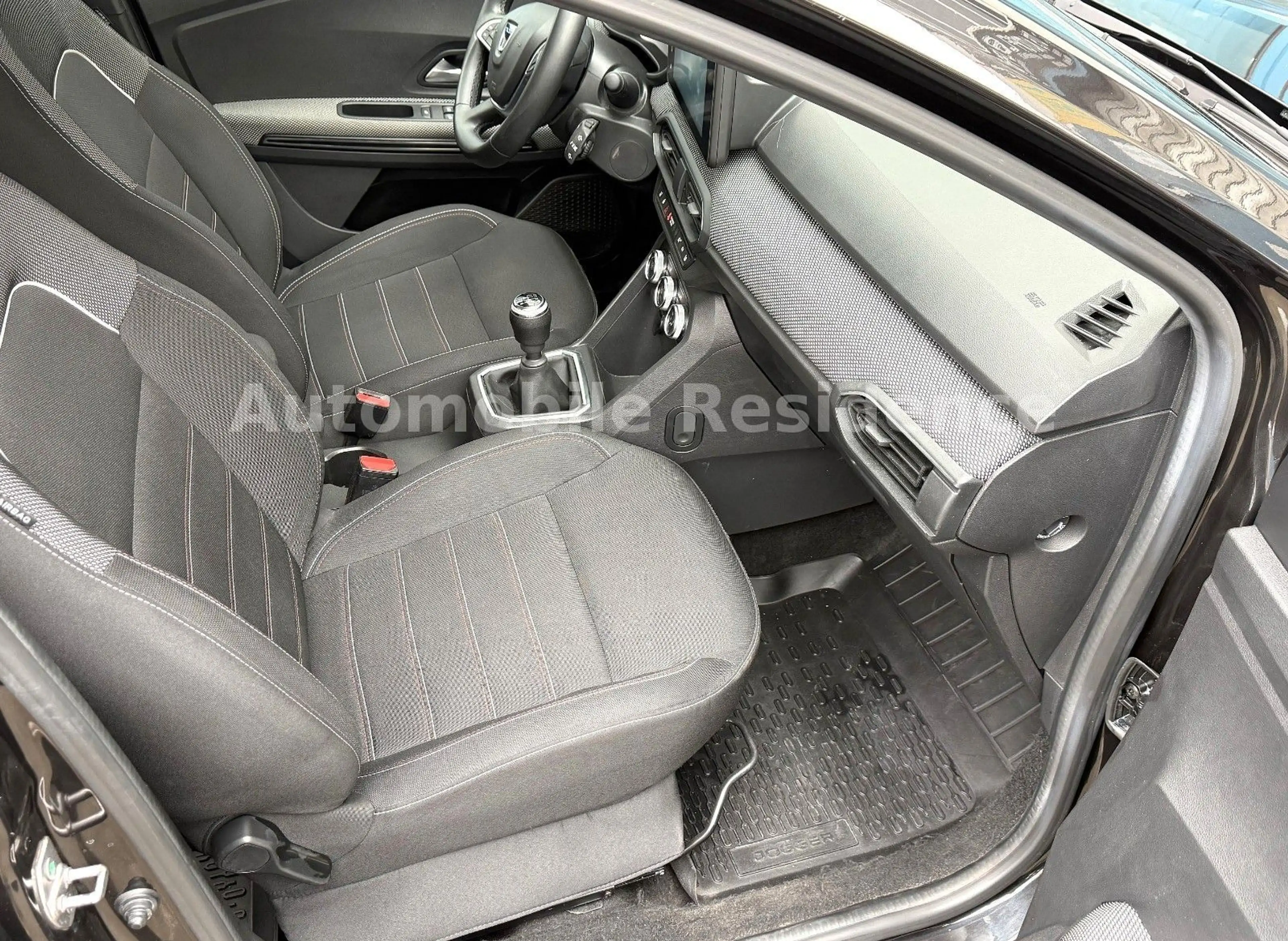 Dacia Jogger Extreme+ TEC 110*NAVI*SHZ*MFL*ALU*CAM*1HD — photo 7