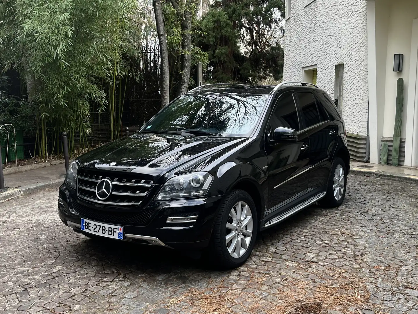 Mercedes-Benz ML 500 Grand Edition - 1 owner Schwarz - 1