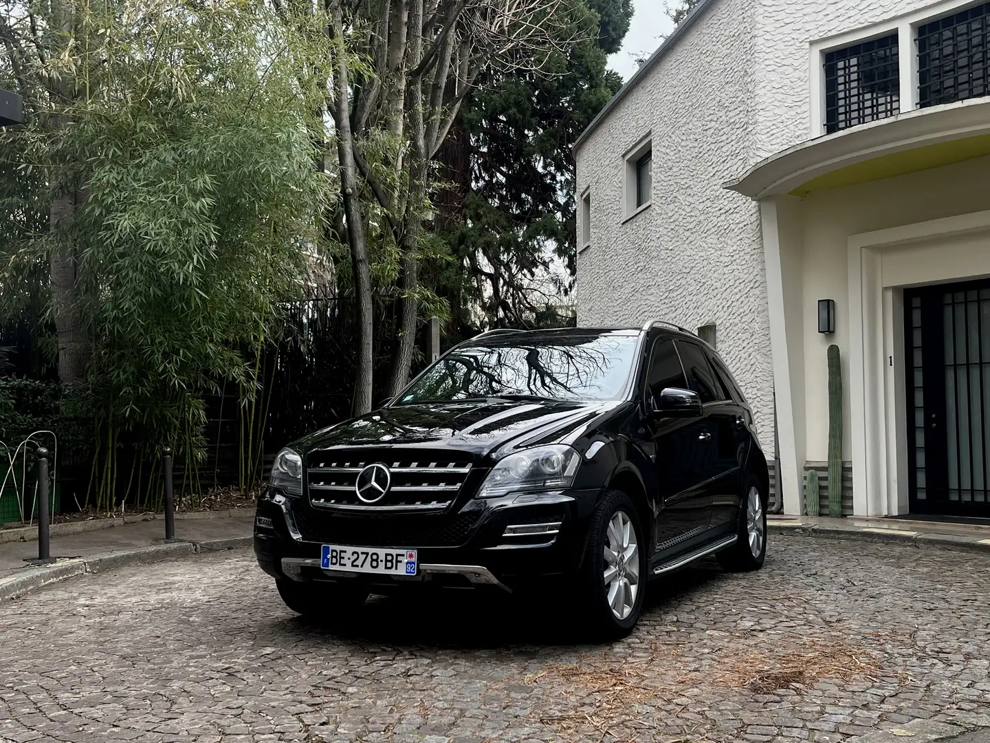 Mercedes-Benz ML 500 Grand Edition - 1 owner Schwarz - 2