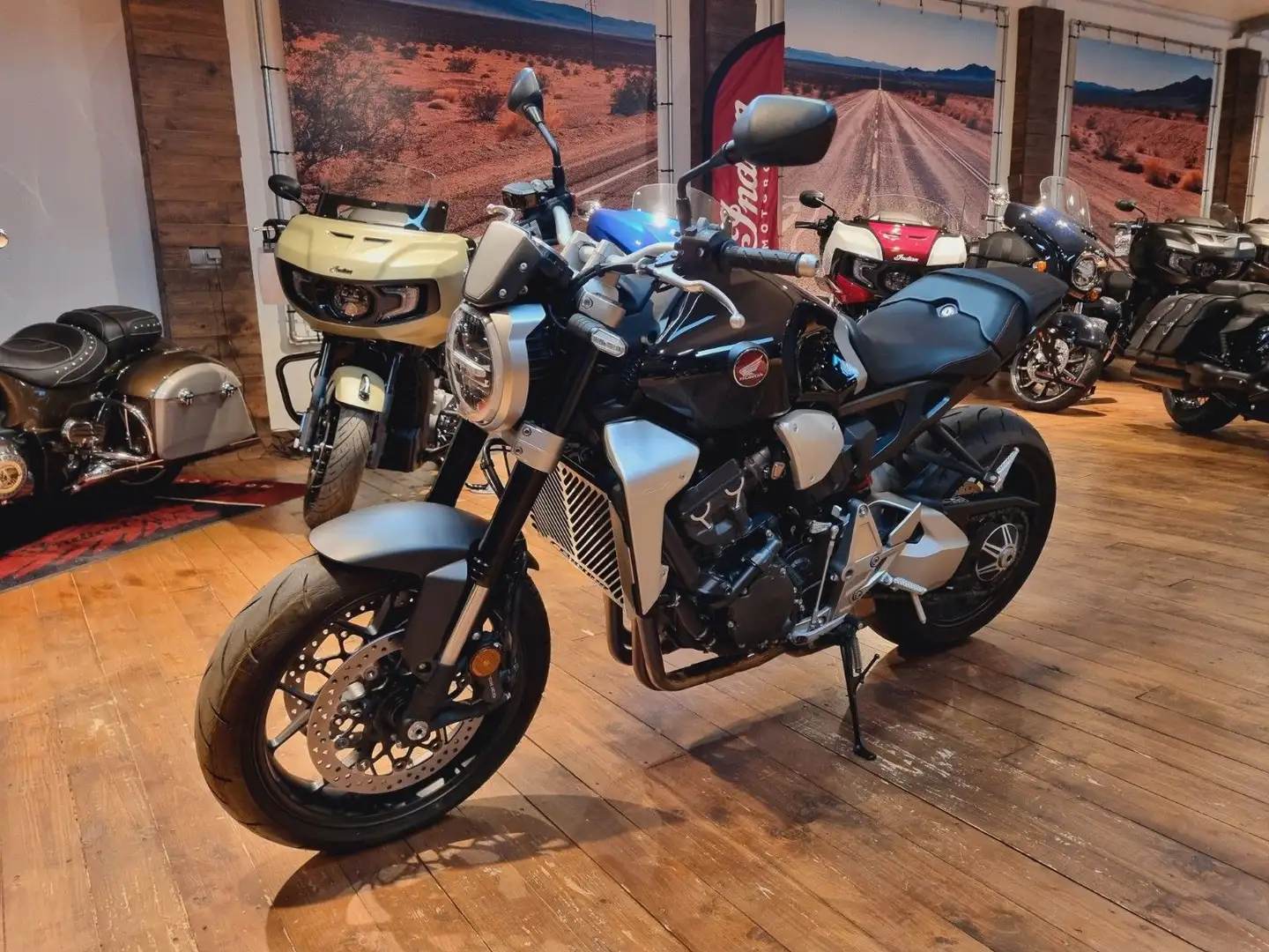 Honda CB 1000 RA "1.785 KM"  100 Jahre  (250/4,99%) Black - 2
