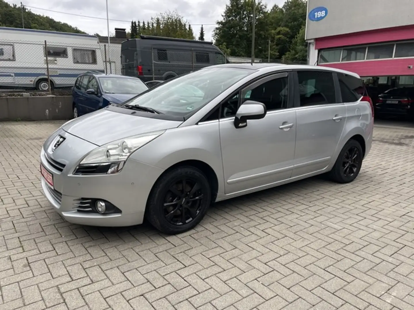 Peugeot 5008 1.6 Platinum Silber - 2