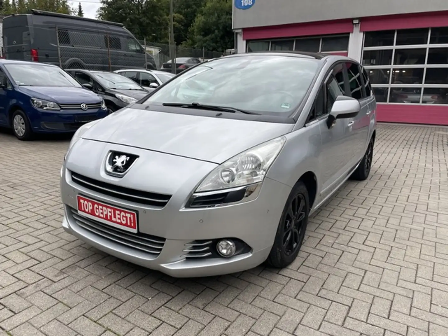 Peugeot 5008 1.6 Platinum Silber - 1