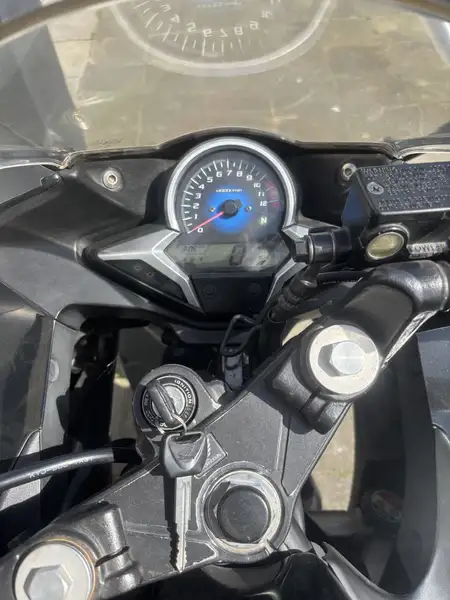 Honda CBR 250 R - foto 5