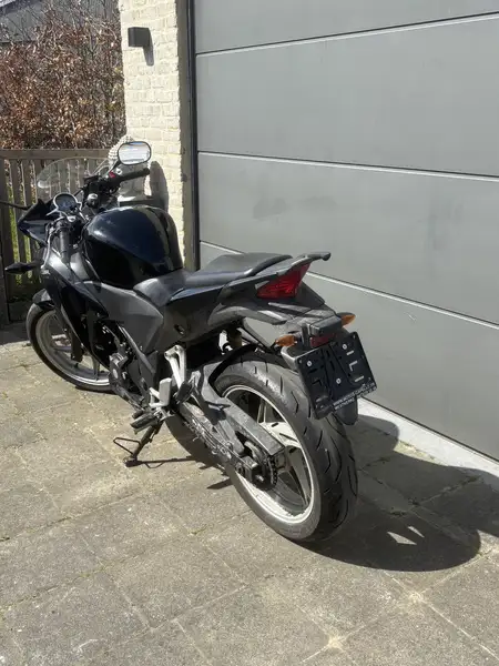 Honda CBR 250 R - foto 3