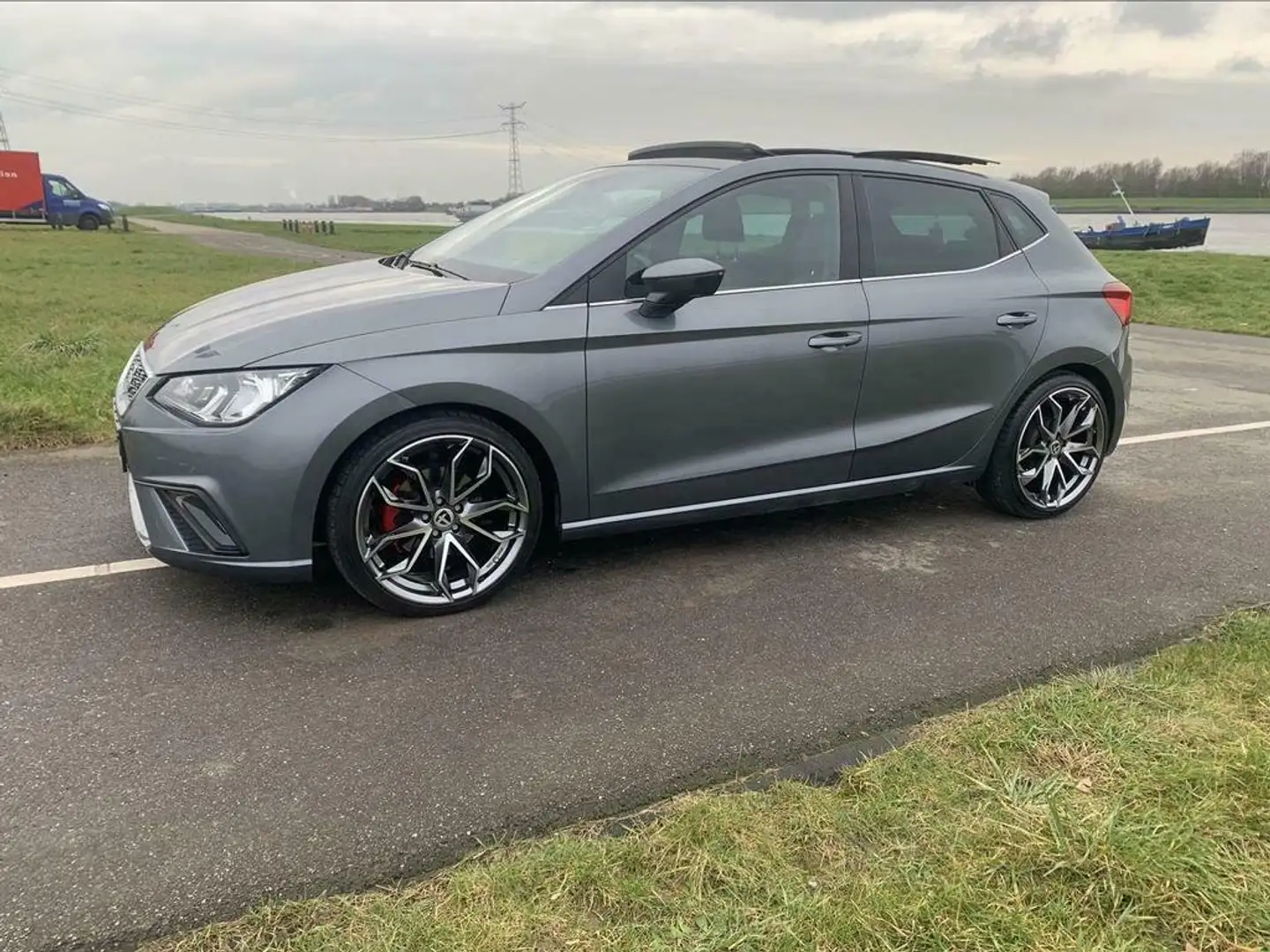 SEAT Ibiza 1.0 Ecotsi FR 115pk Grijs - 1