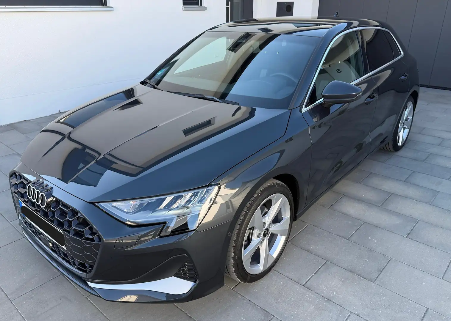 Audi A3 Adv.,35TFSI,S-tron,LED,Navi,AHK,ACC,PDC+,5Jah-Gar. Grau - 2